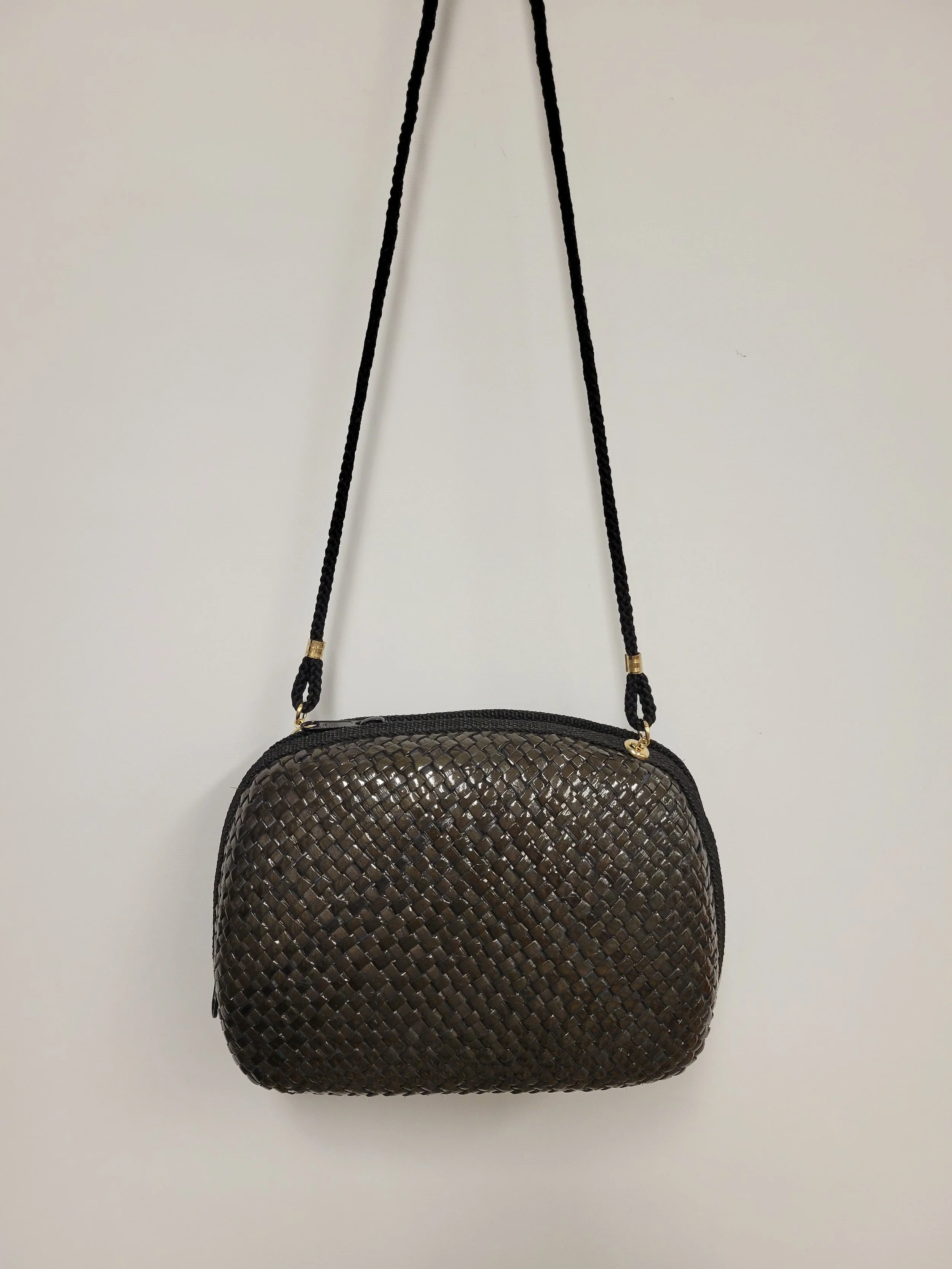 Petit sac rigide vert foncé, environ 10 po