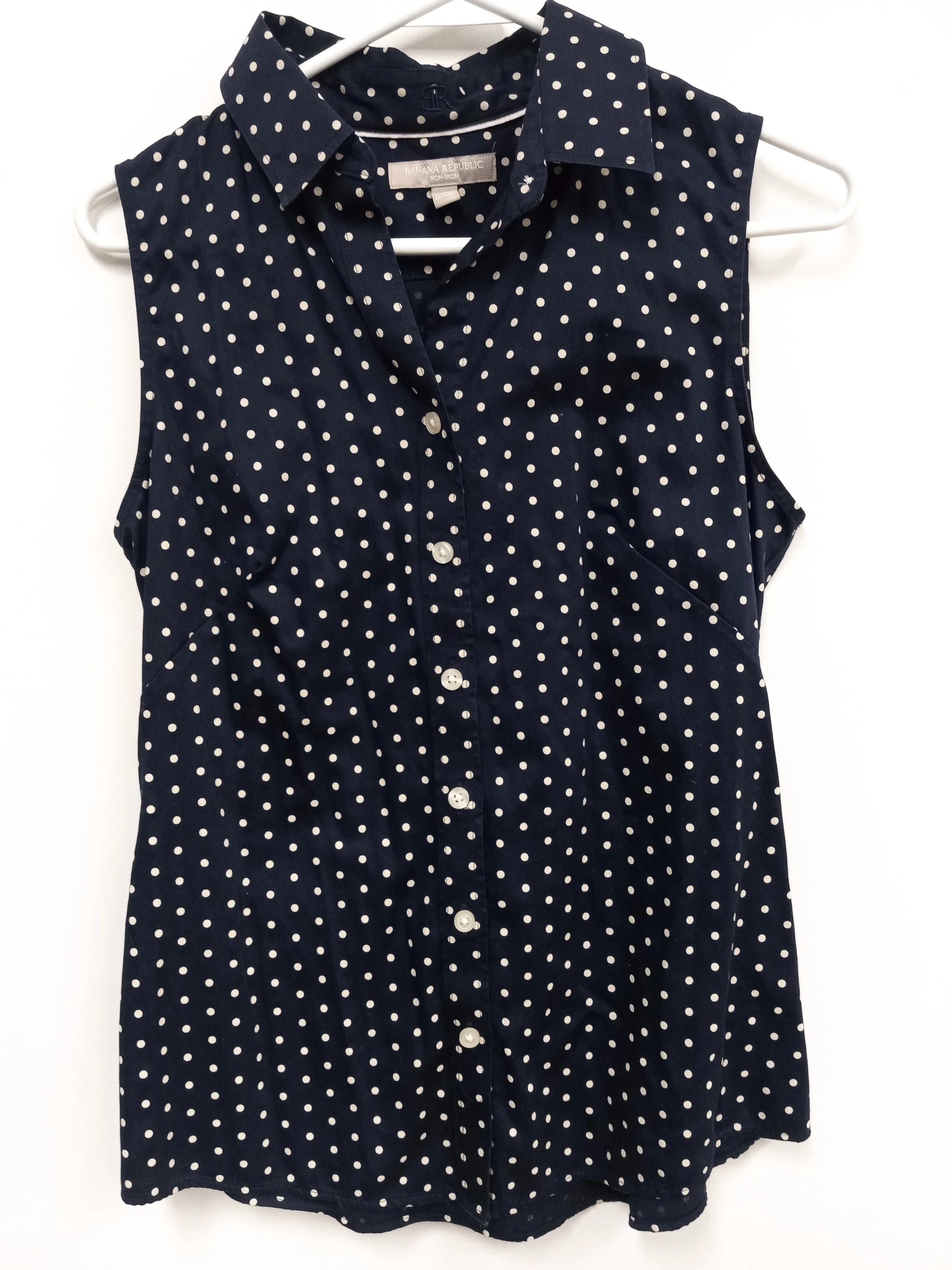 Haut bleu marine à pois blancs en 98% coton, Banana Republic, 8 (M)