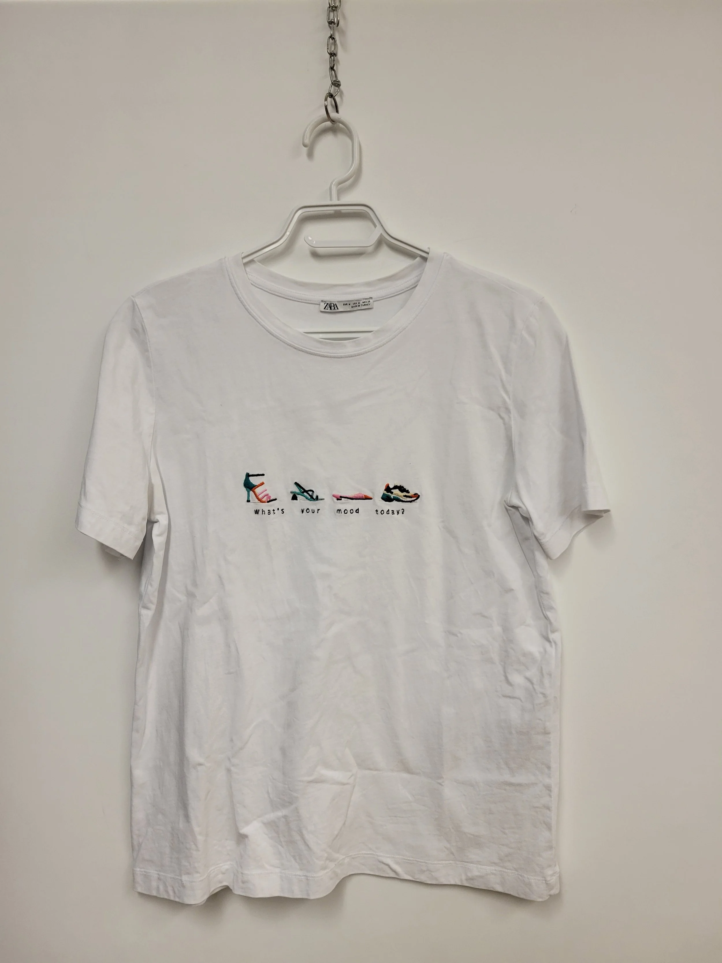 T-Shirt, Blanc, Petits motifs brodés à l'avant, ZARA, M