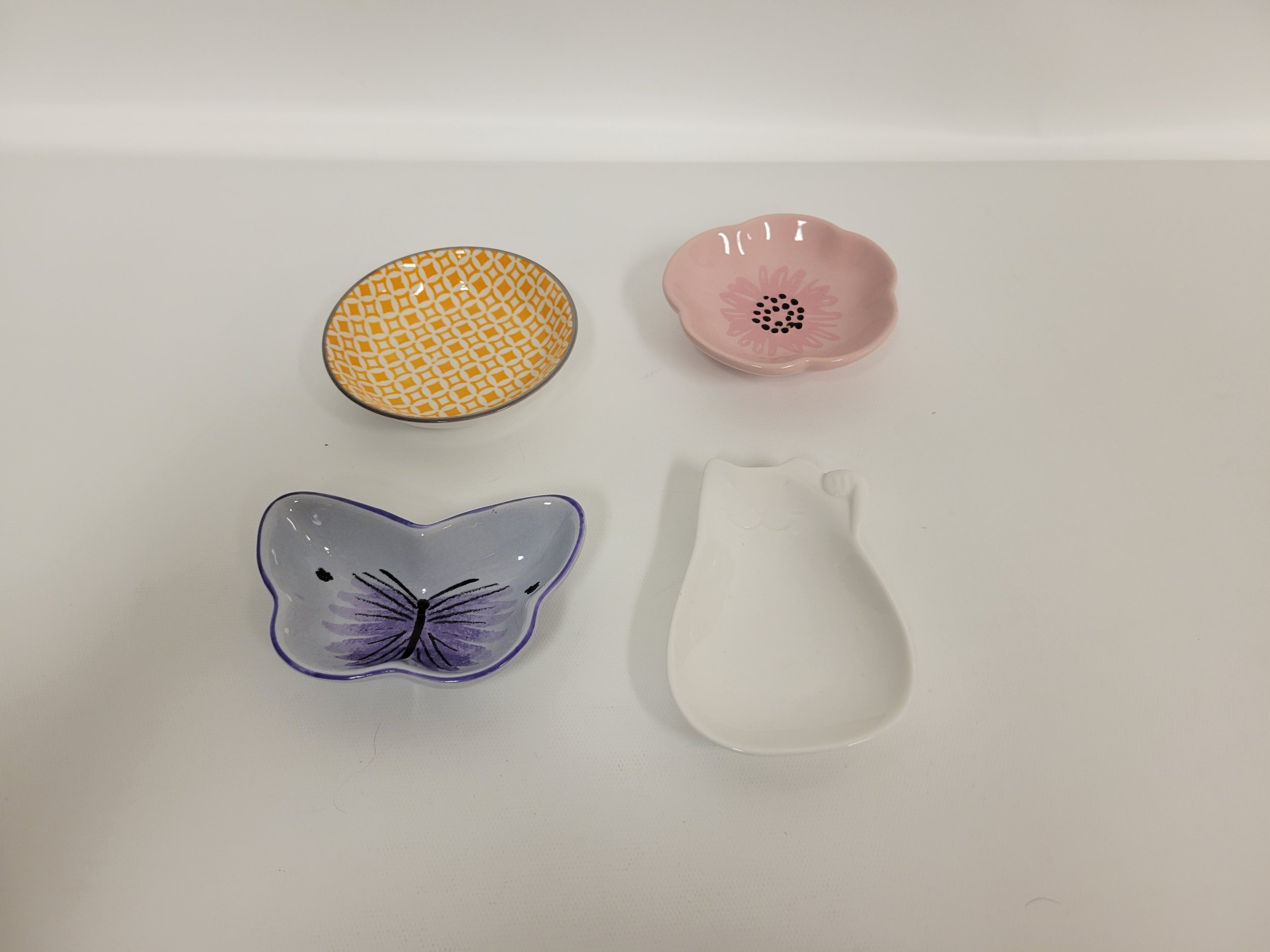 4 petites assiettes pour sachet de thé