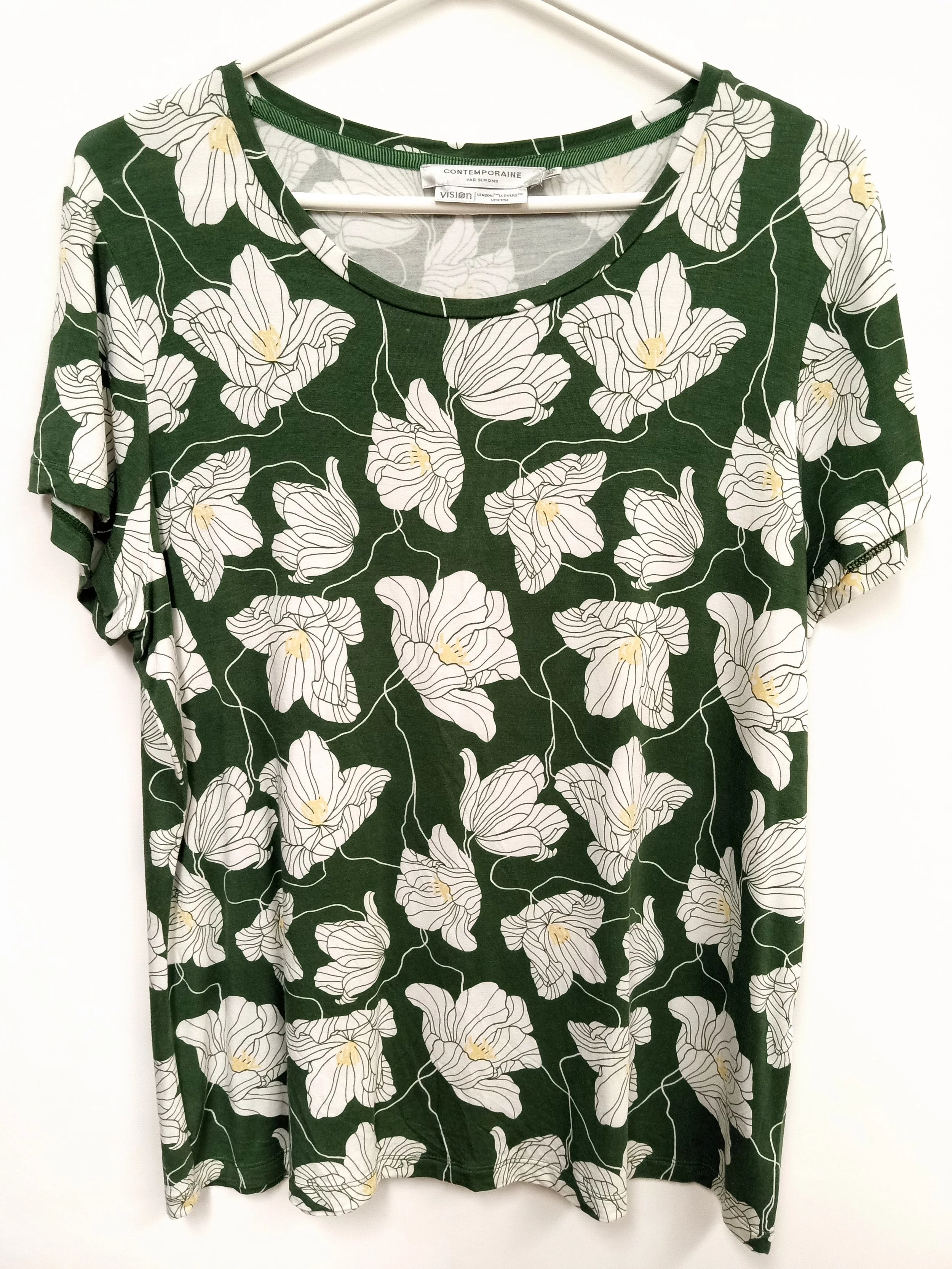 Haut vert avec fleurs blanches, Contemporaine, XL