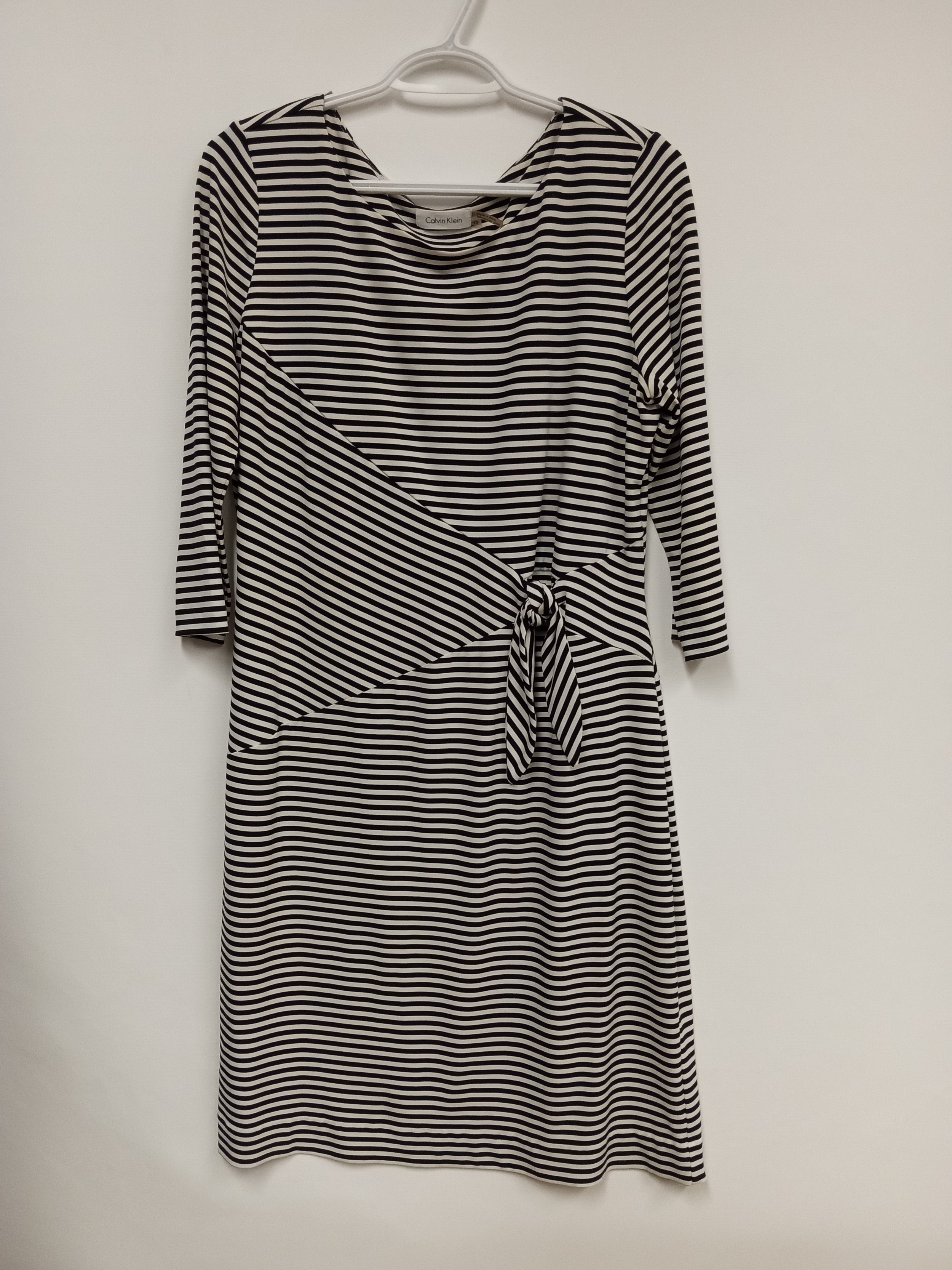 Robe rayures noires et blanches, CALVIN KLEIN, taille 12