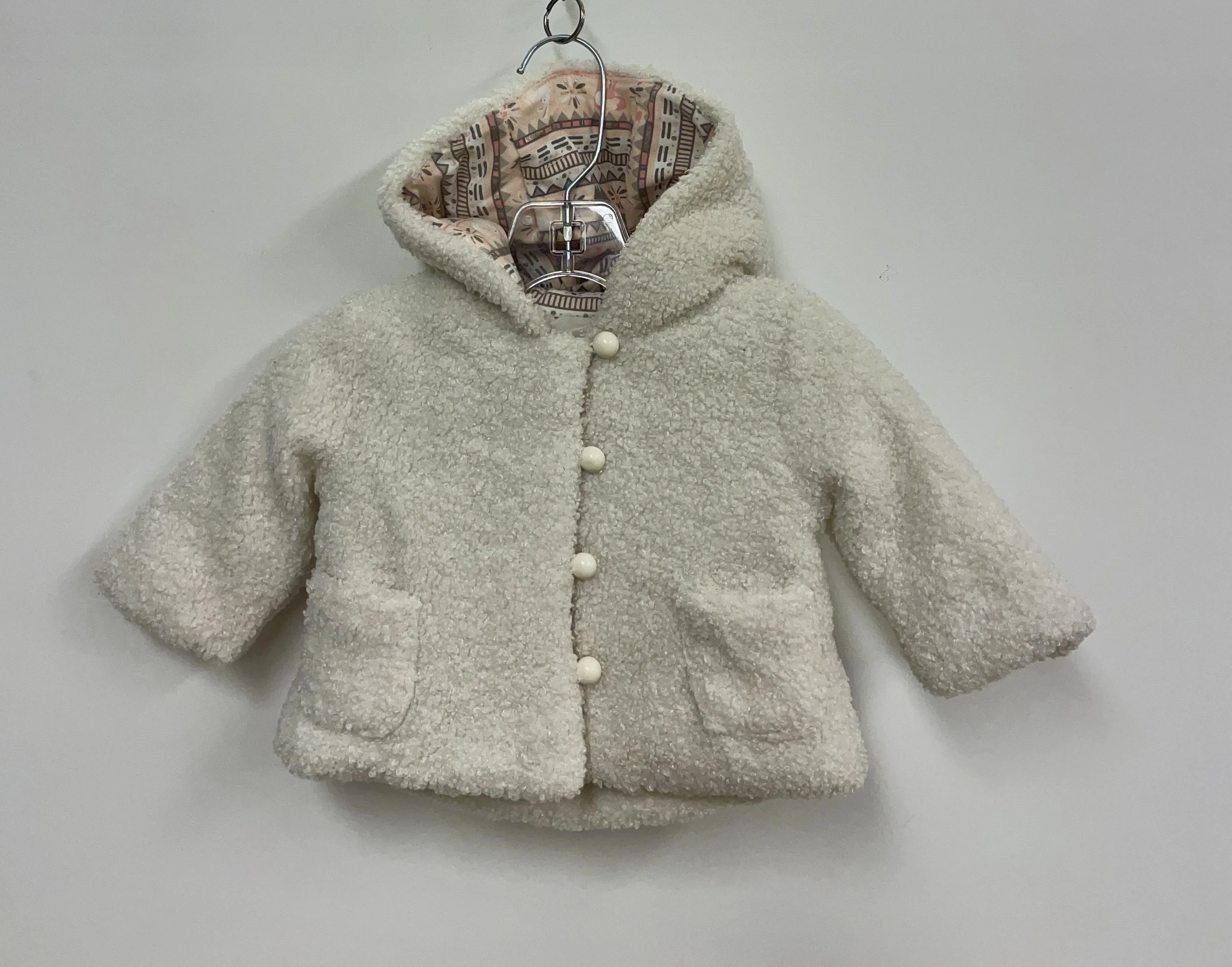 Chandail blanc avec capuchon, simili mouton, MAX STUDIO, 0-3 mois.