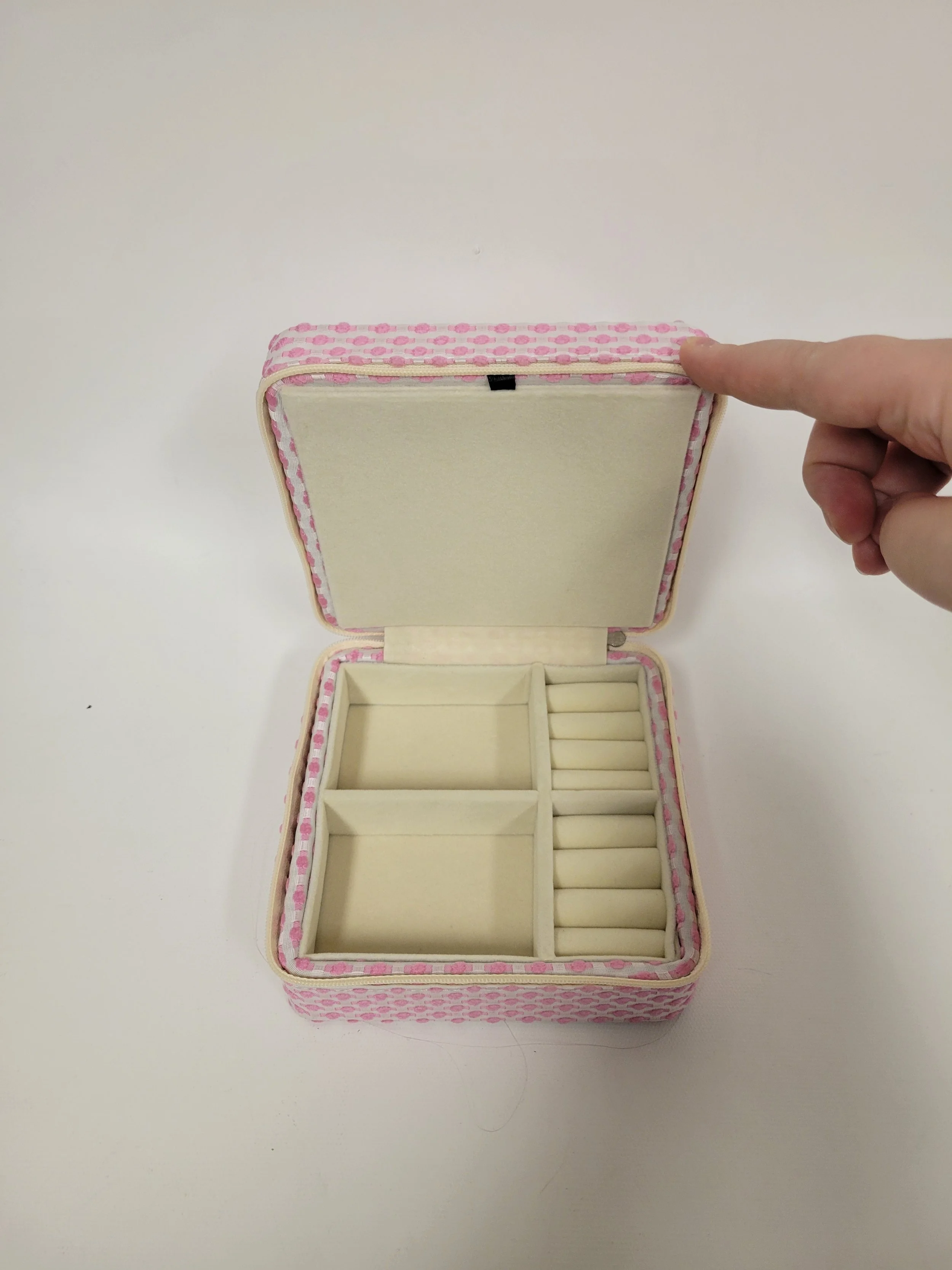 boite a bijoux en tissu et zippé