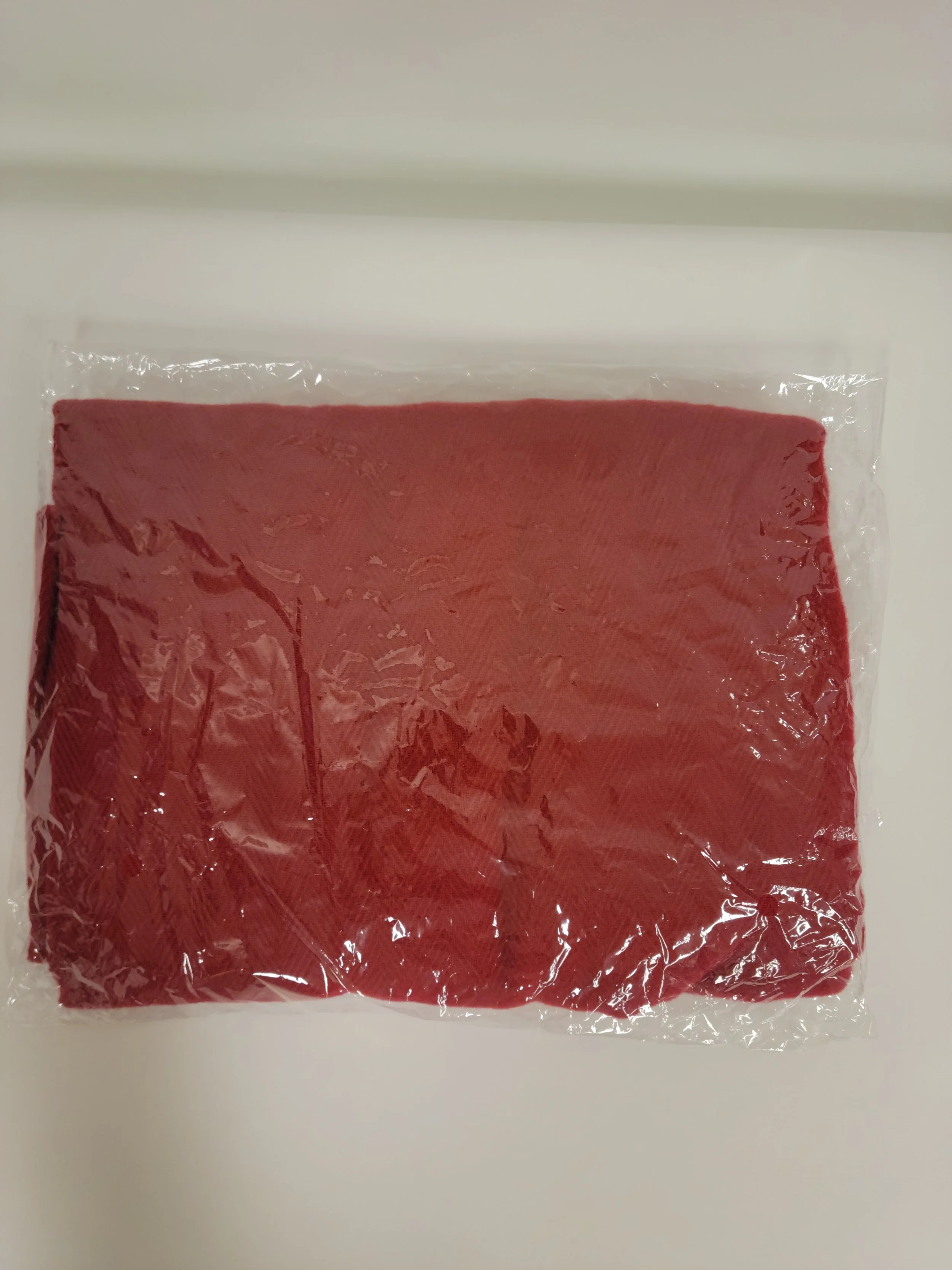 NEUF - Grande écharpe rouge douce