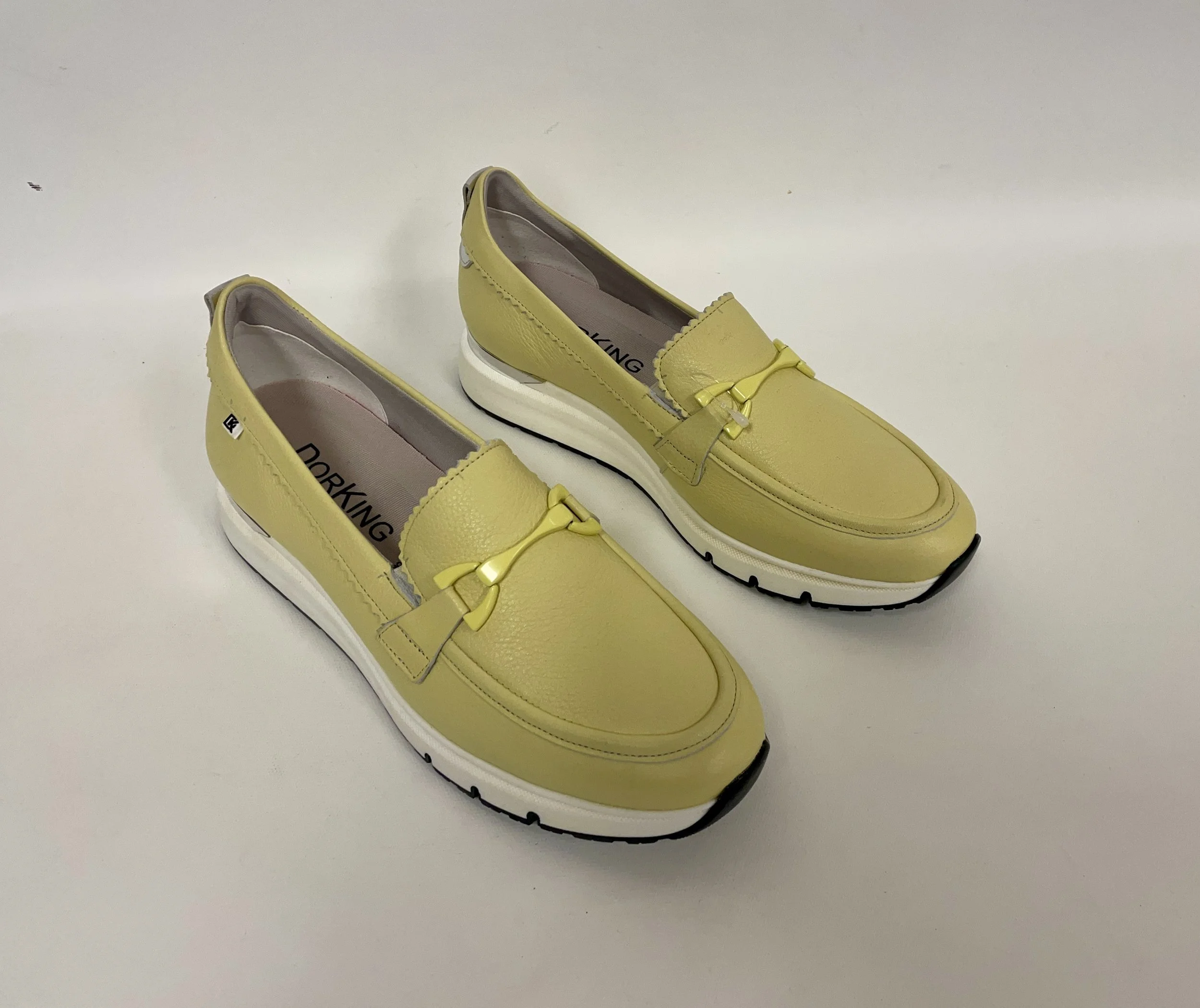 Chaussures vertes/jaunes, DORKING, faites en Espagne, commes neuves, 40.