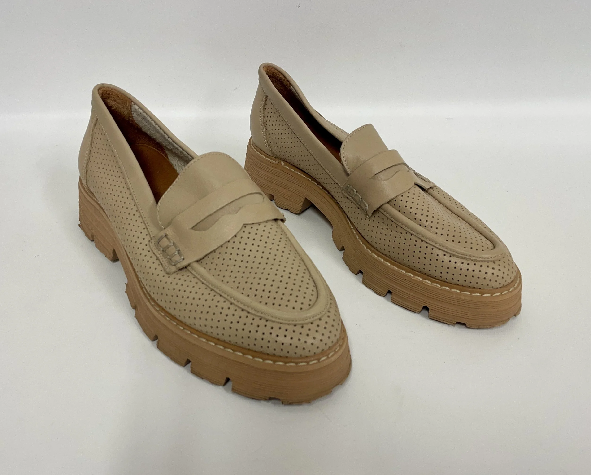 Chaussures en cuir beige, EVA COLLECTION, pointure 37 (6 1/2).