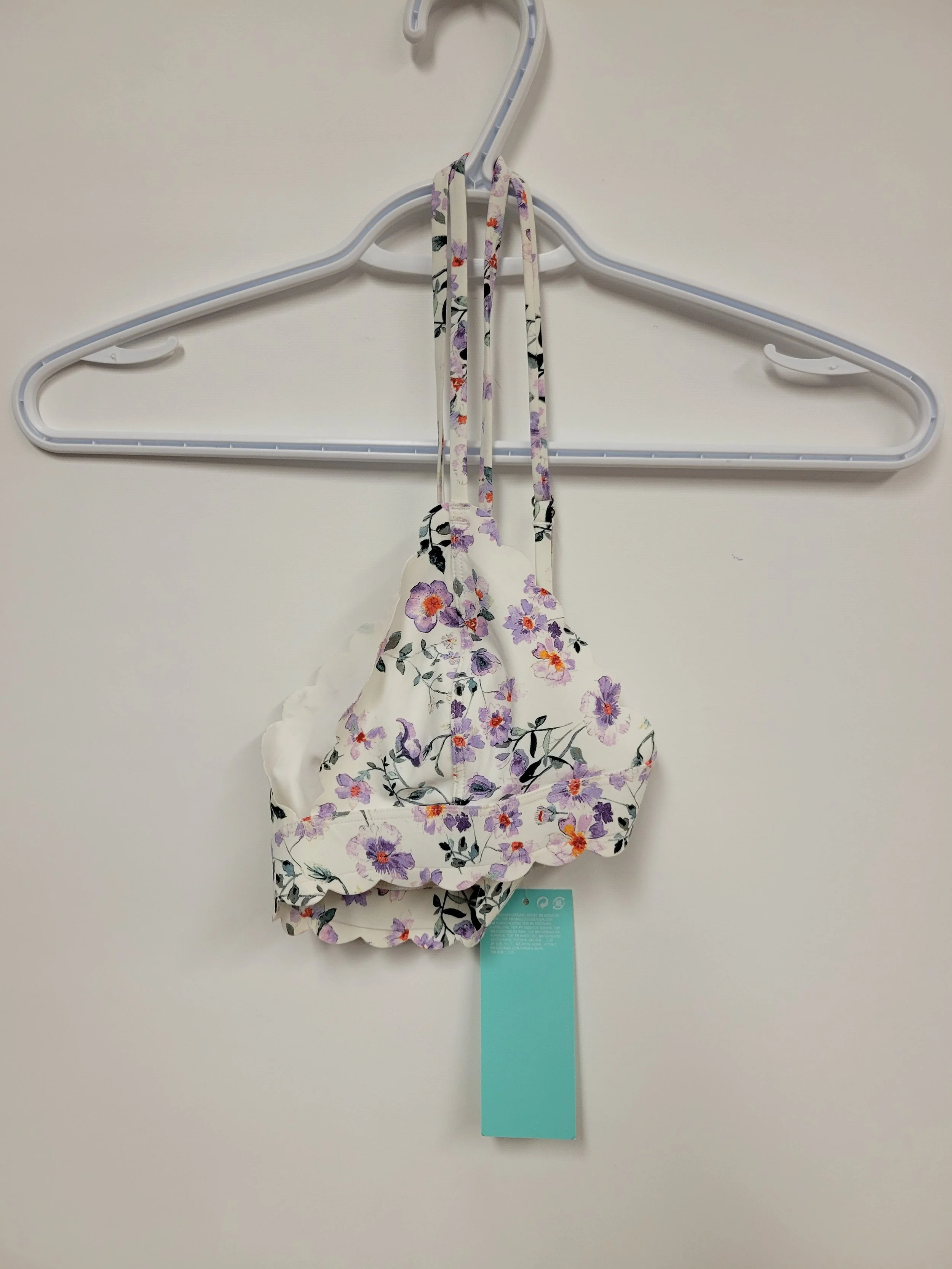 NEUF - haut de bikini blanc fleuri festonné. H&M, taille 6