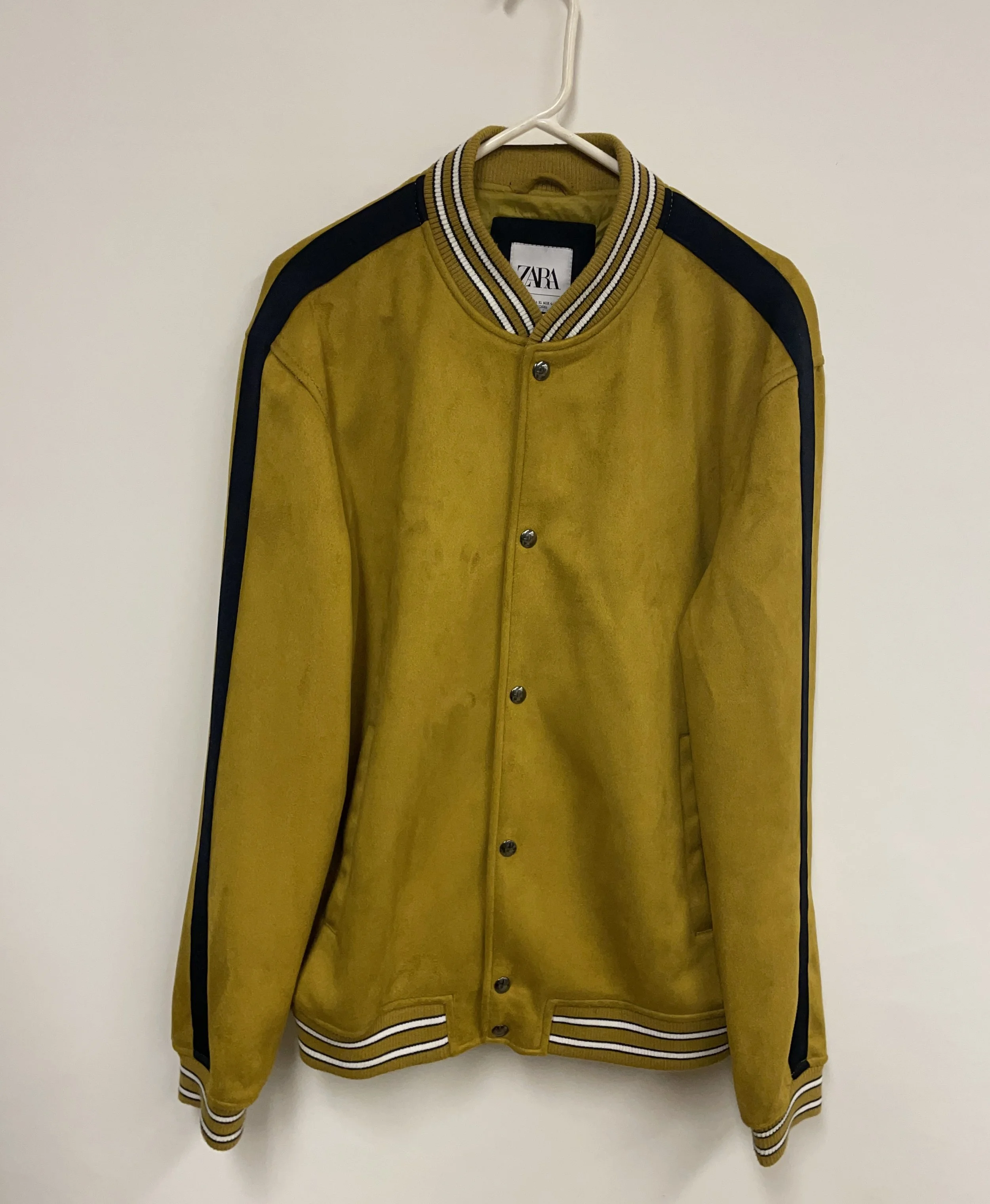Blouson or et noir, ZARA, style suède, taille XL.