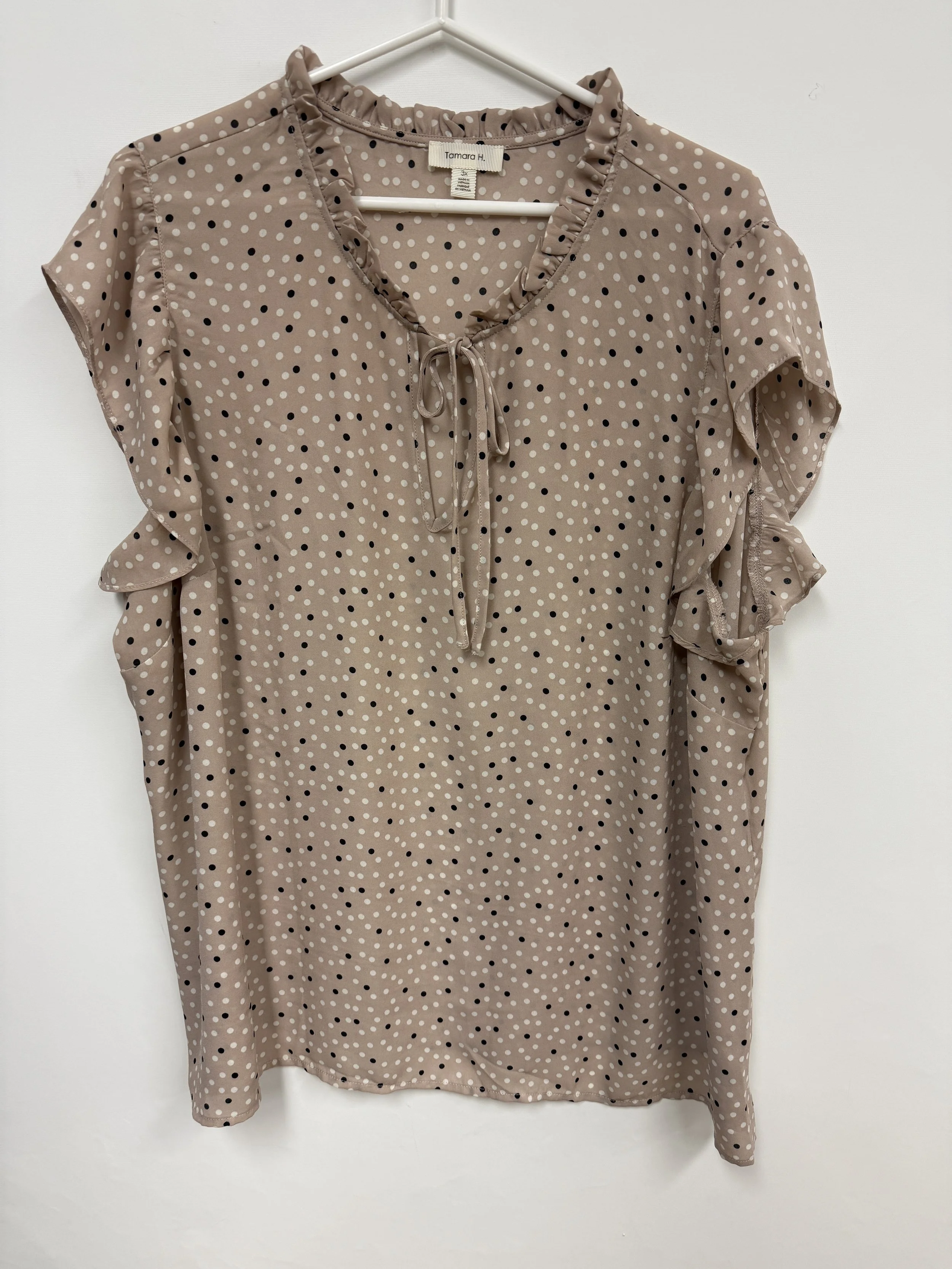Blouse taupe rosé à pois, nouée au cou, manches à volants, Tamara H., 3X