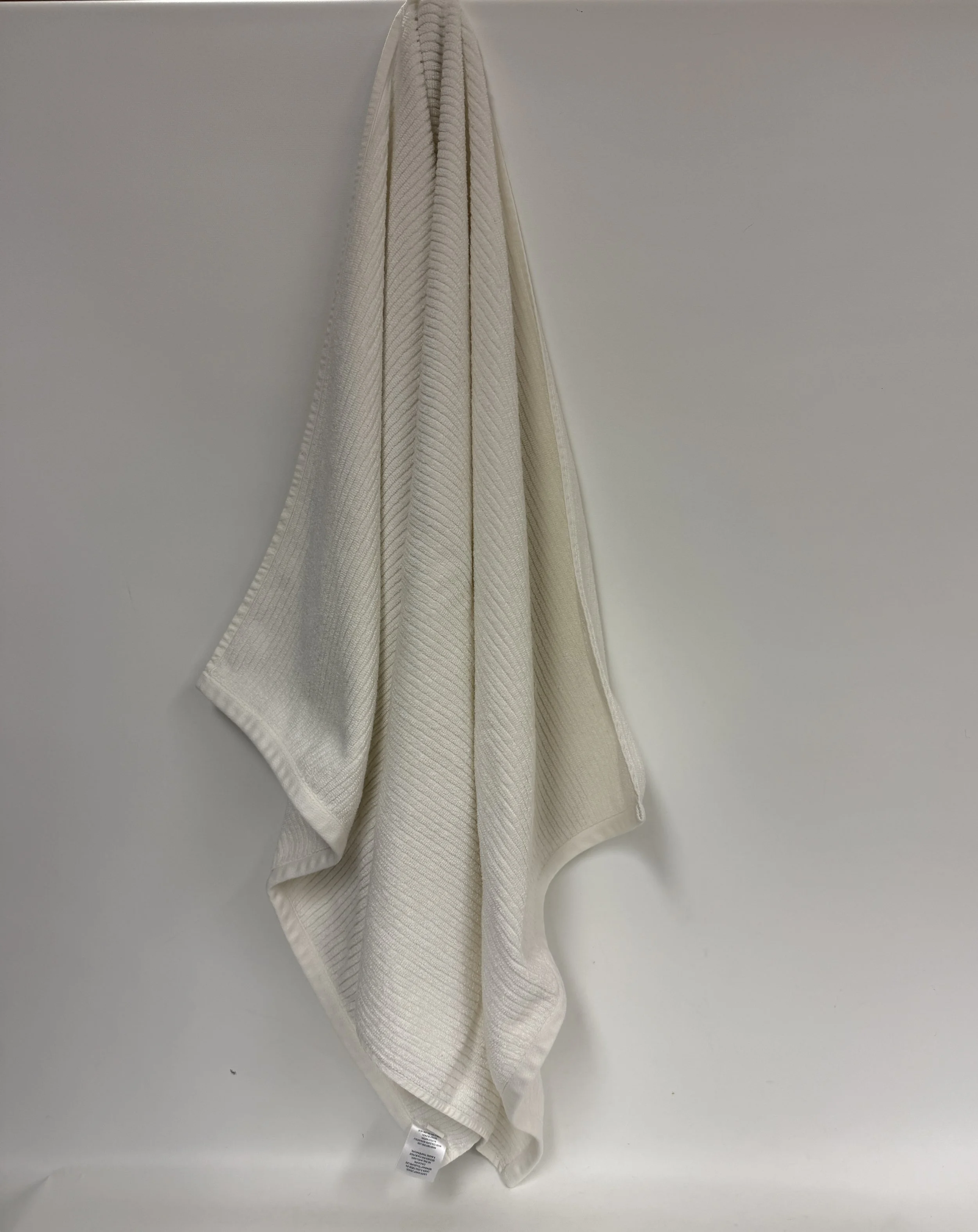 Ensemble de deux serviettes de bain, blanc cassé, Maison Simons