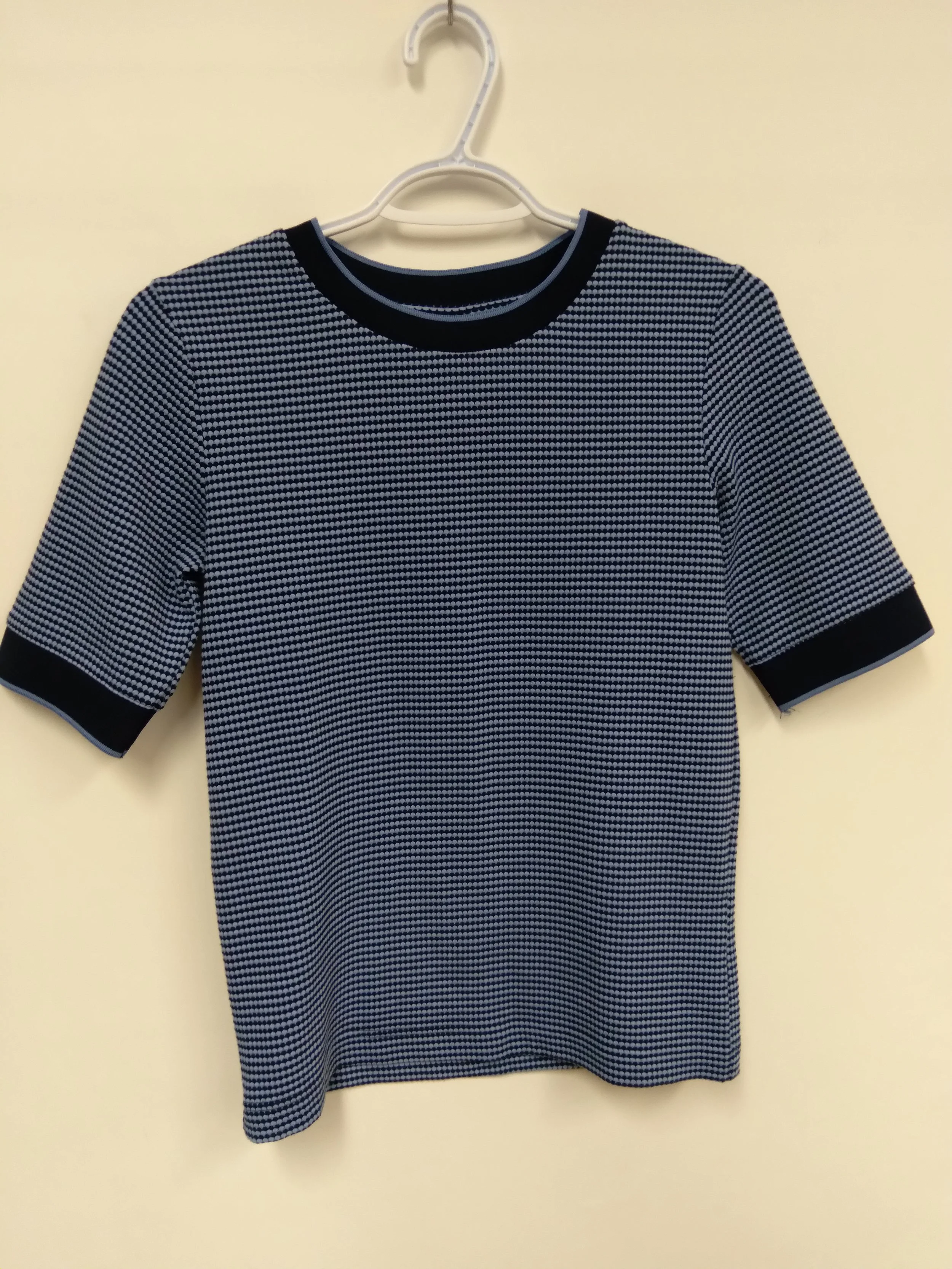 chandail bleu/noir, icone, taille XS