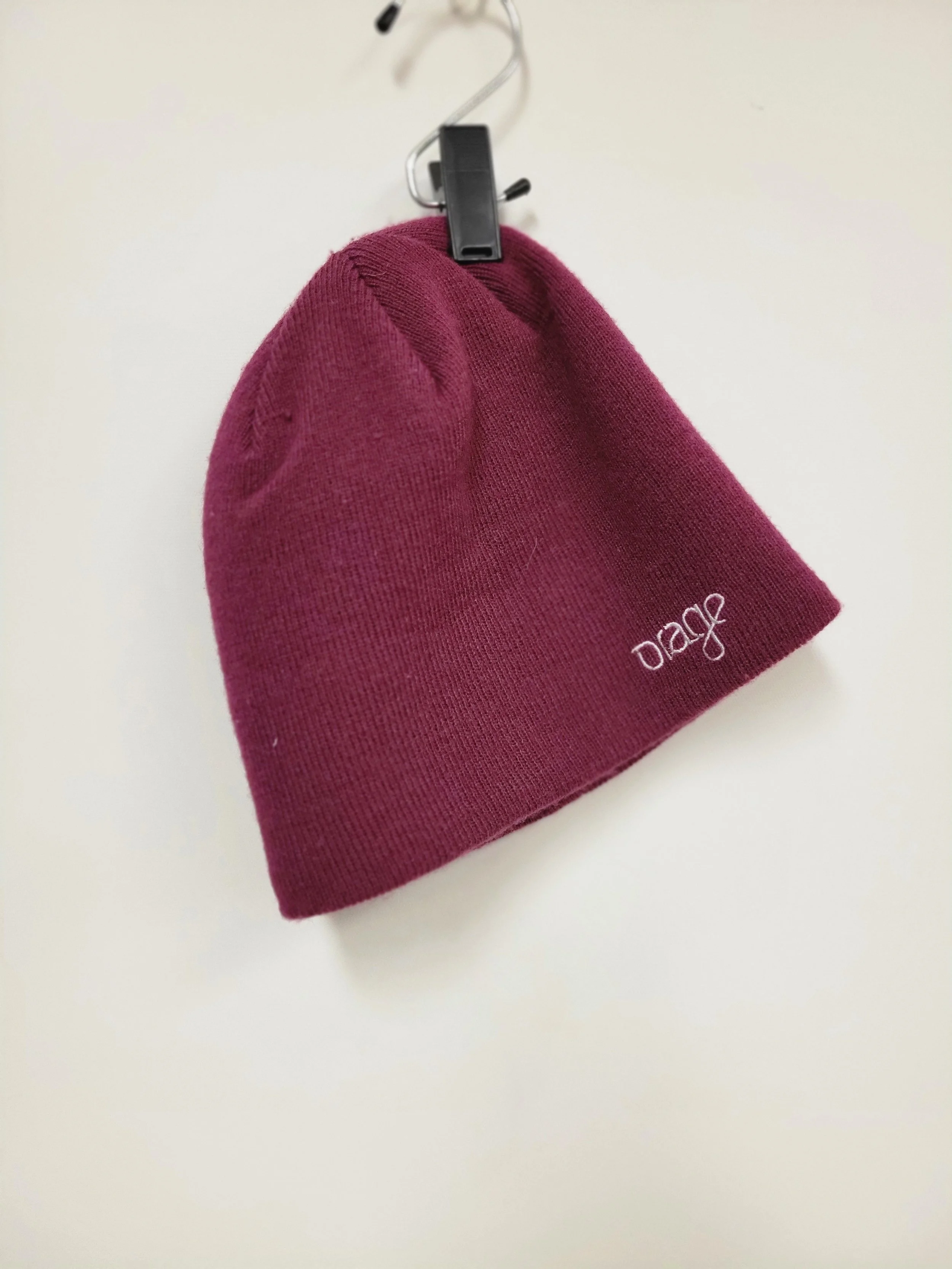 tuque couleur framboise, orage