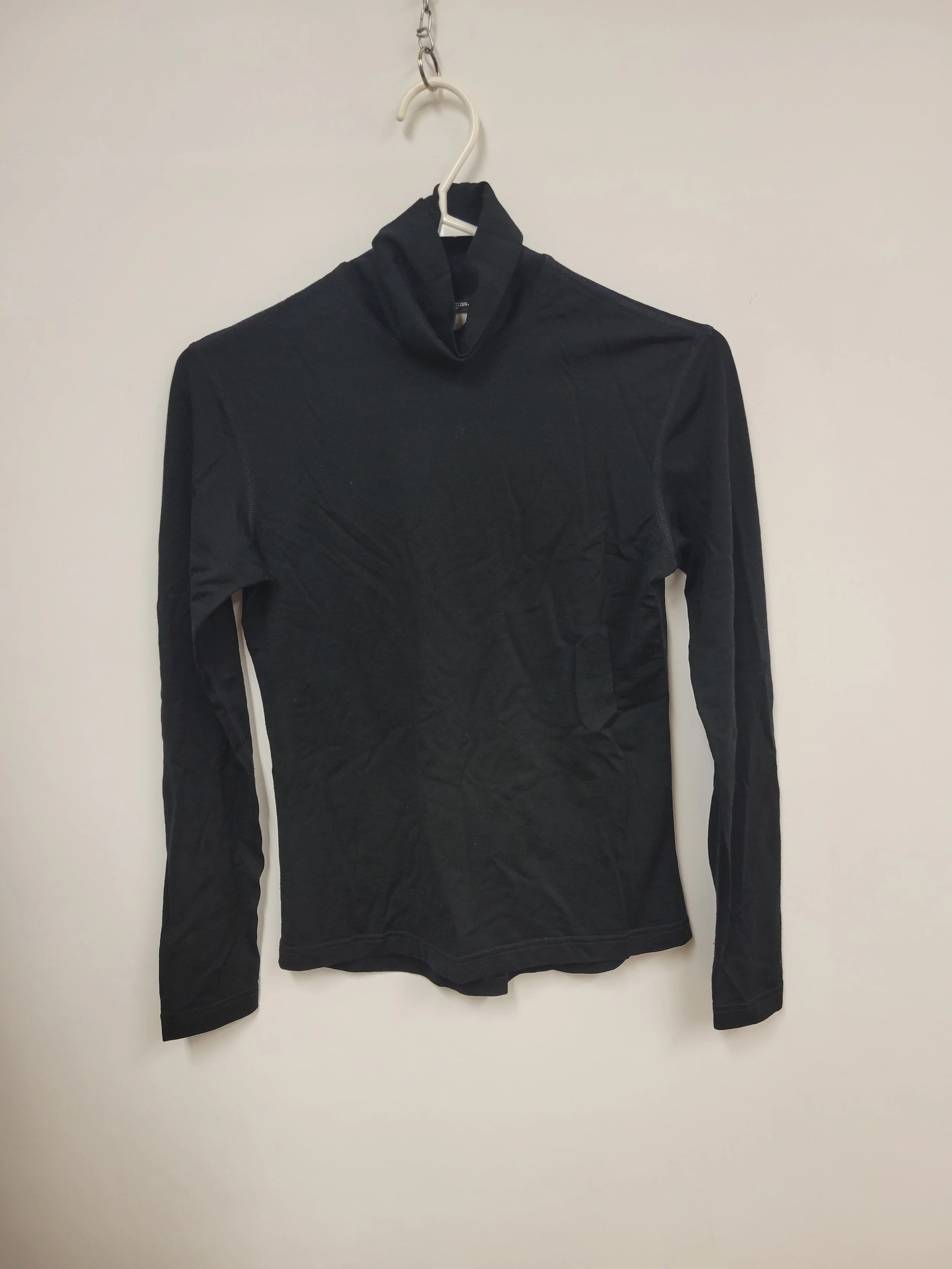 Chandail manche longue col roulé noir, mountain equipement co-op, taille S