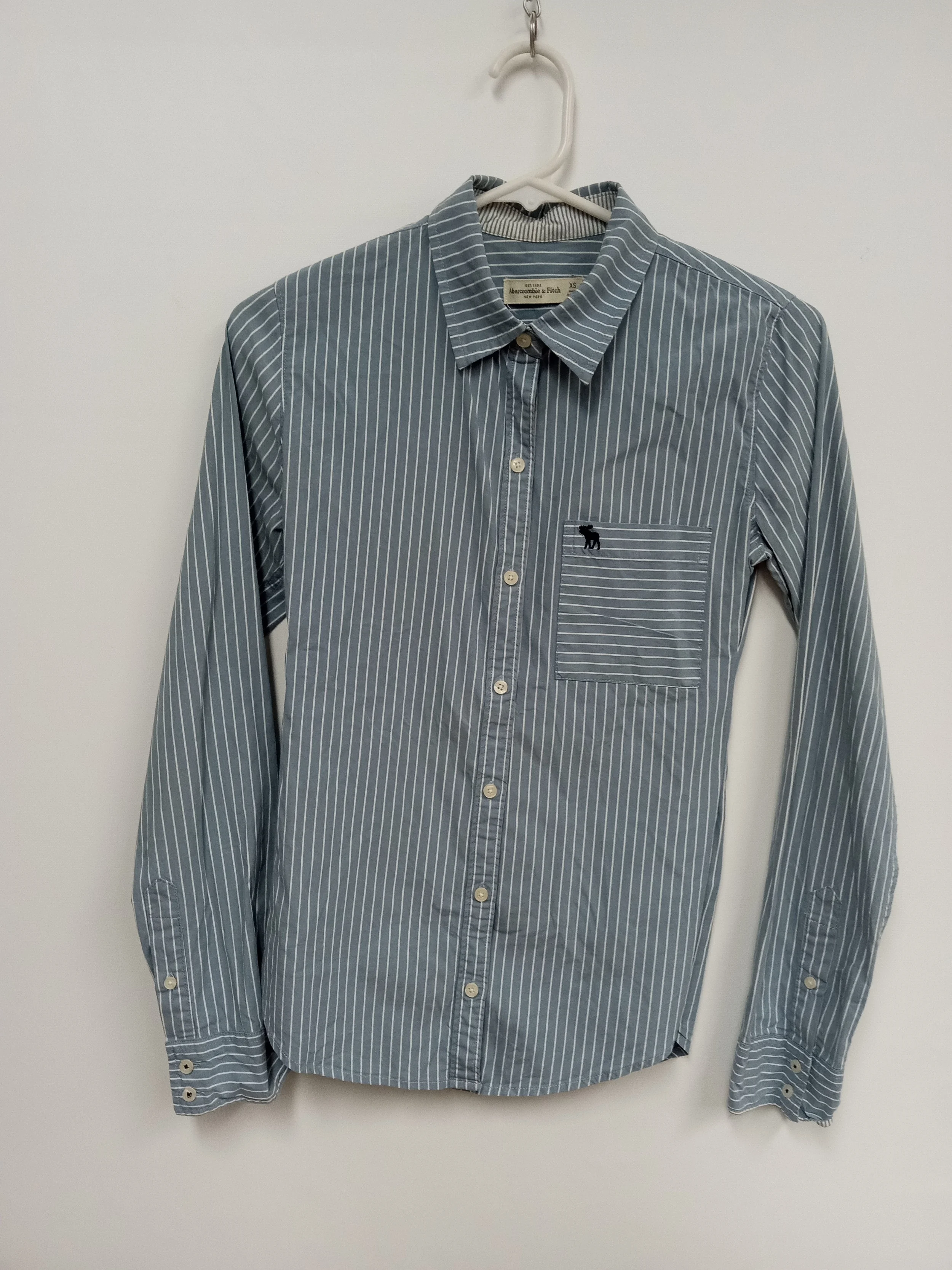 Chemise bleu pâle lignée blanc en 100% coton, Abercrombie & Fitch, XS
