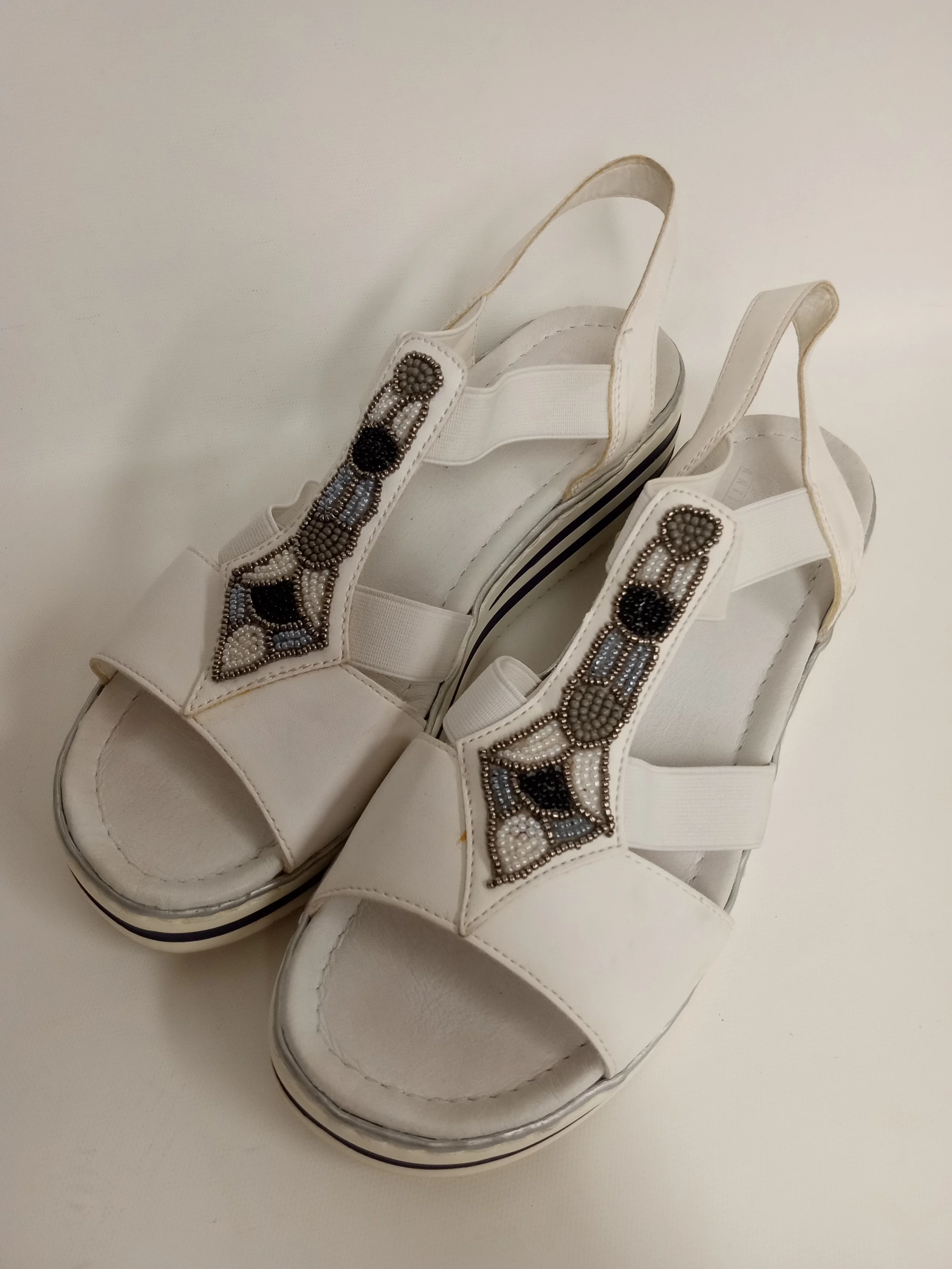 Chaussures noir avec bijoux bleu/blanc/noir/gris, Rieker, taille 8.5 (39)