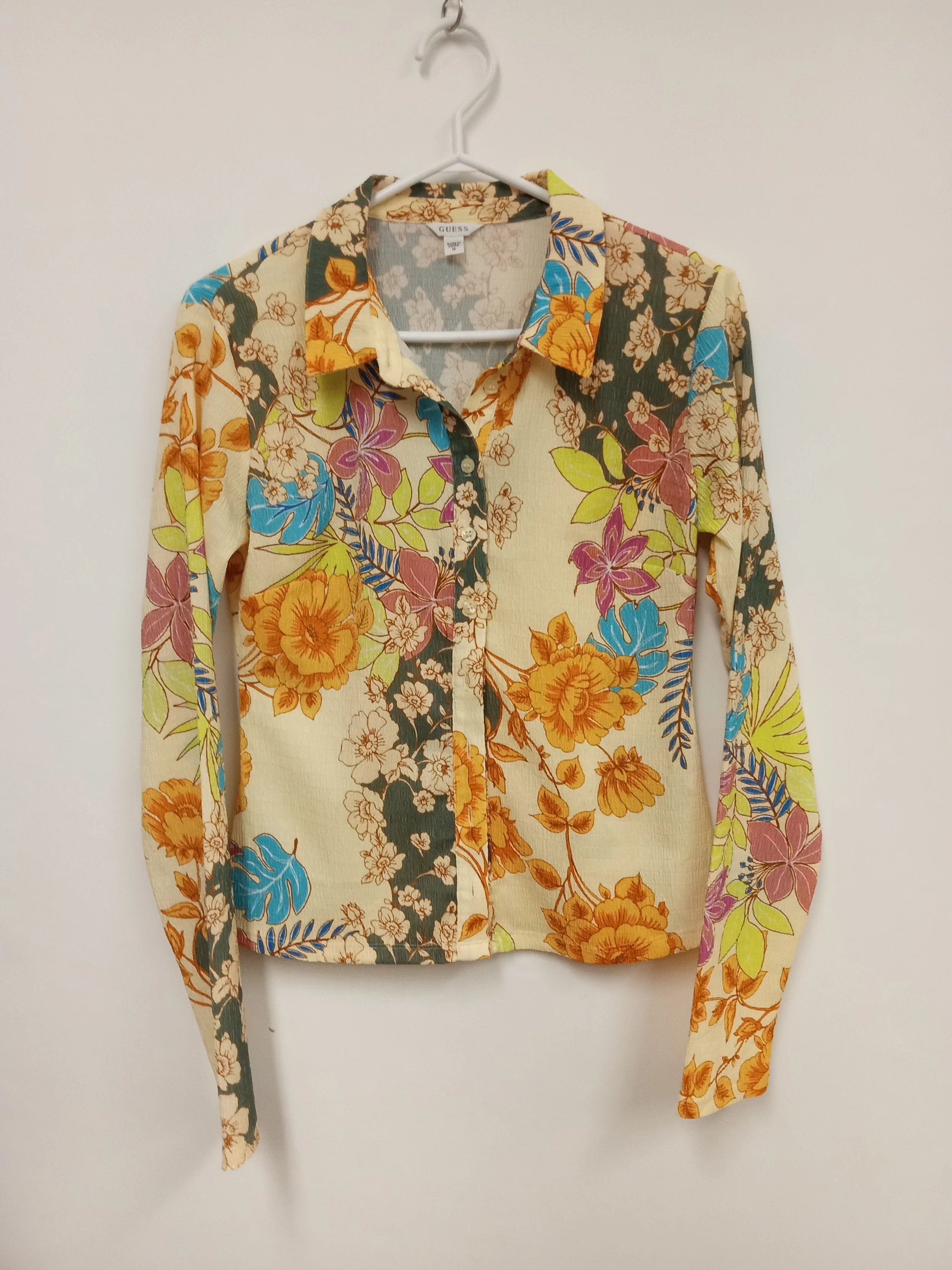 Chemisier (Polyester) à manches longues, Motifs floraux sur fond beige os, GUESS, M