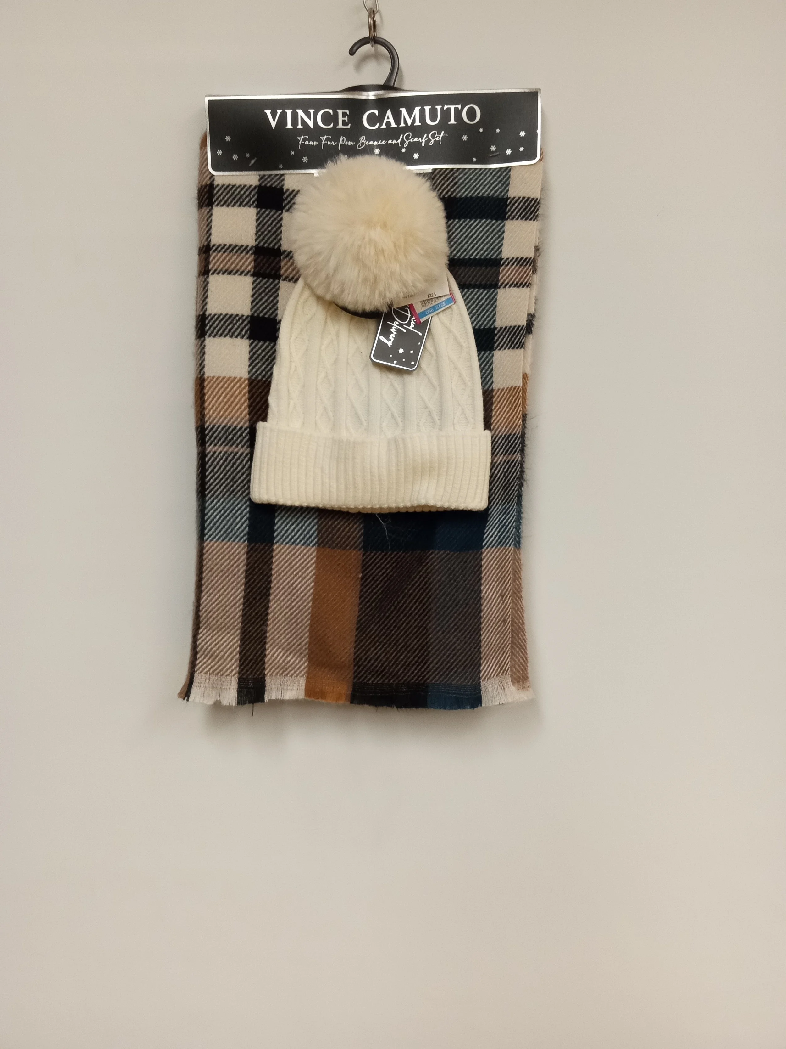 NEUF - ensemble tuque blanche + châle carreaux blanc, brun, bleu- Vince Venuto, TU