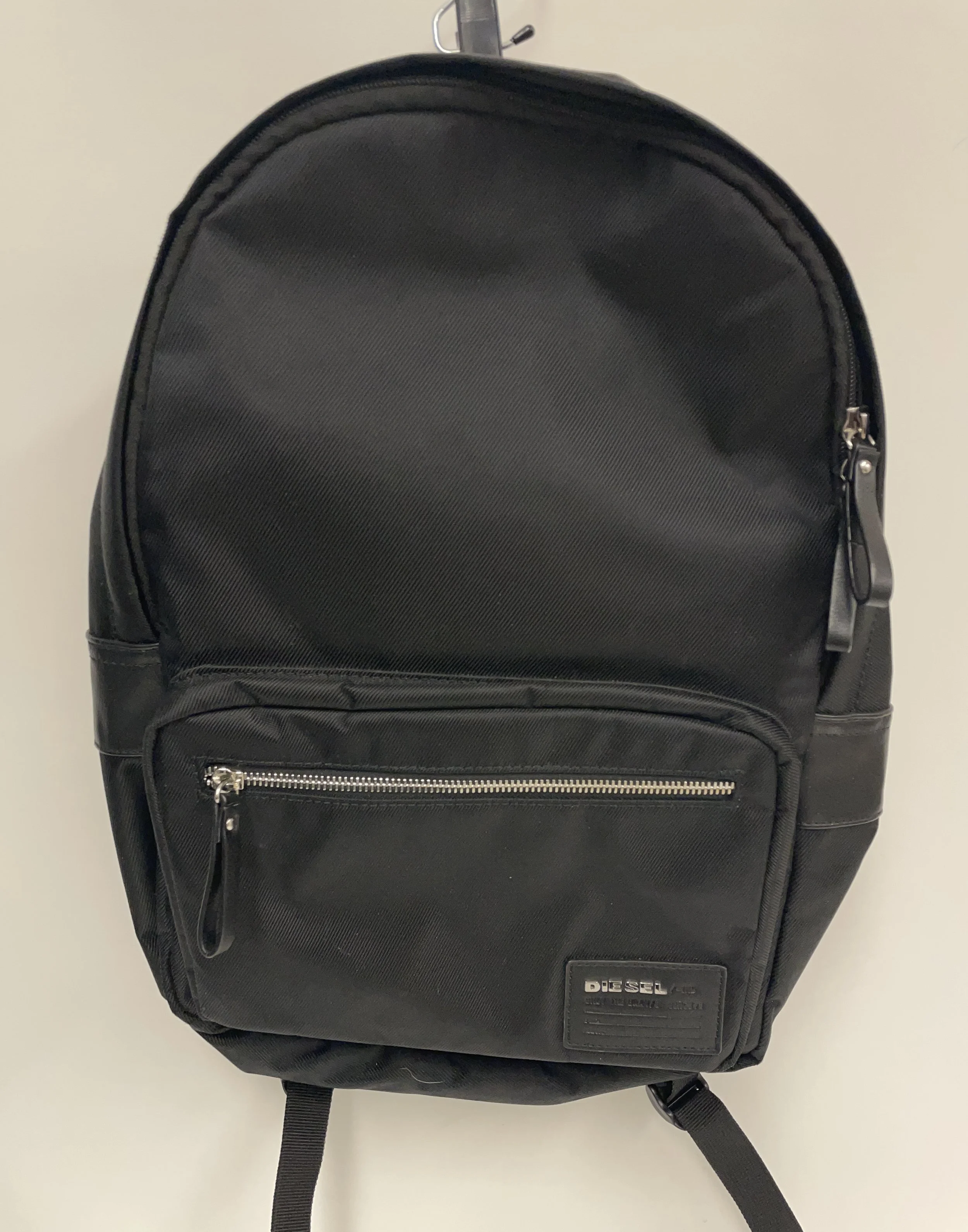 Sac à dos noir, DIESEL, 18 po X 12 po.