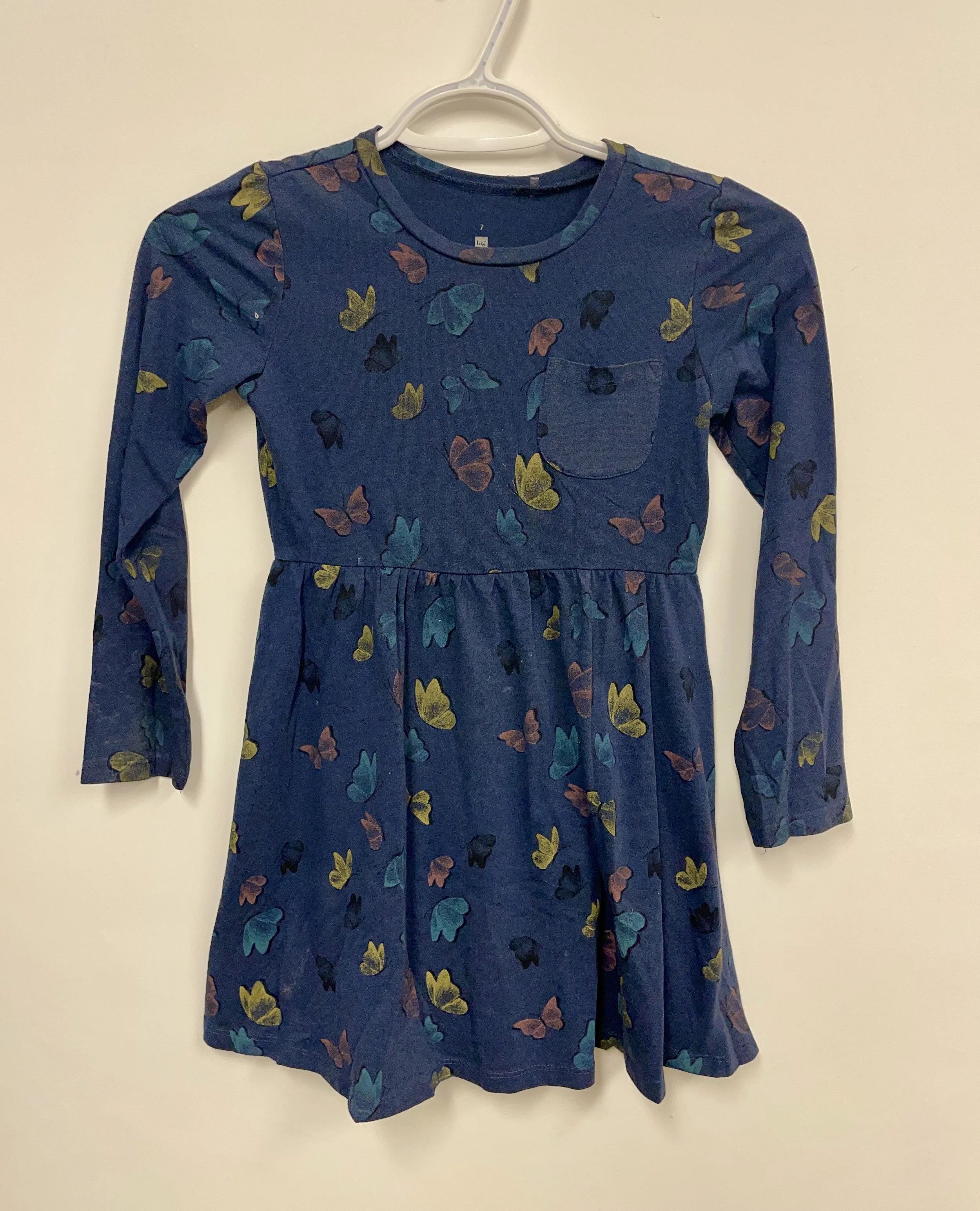 Robe bleue avec papillons, TAG, coton/polyester, 7 ans.
