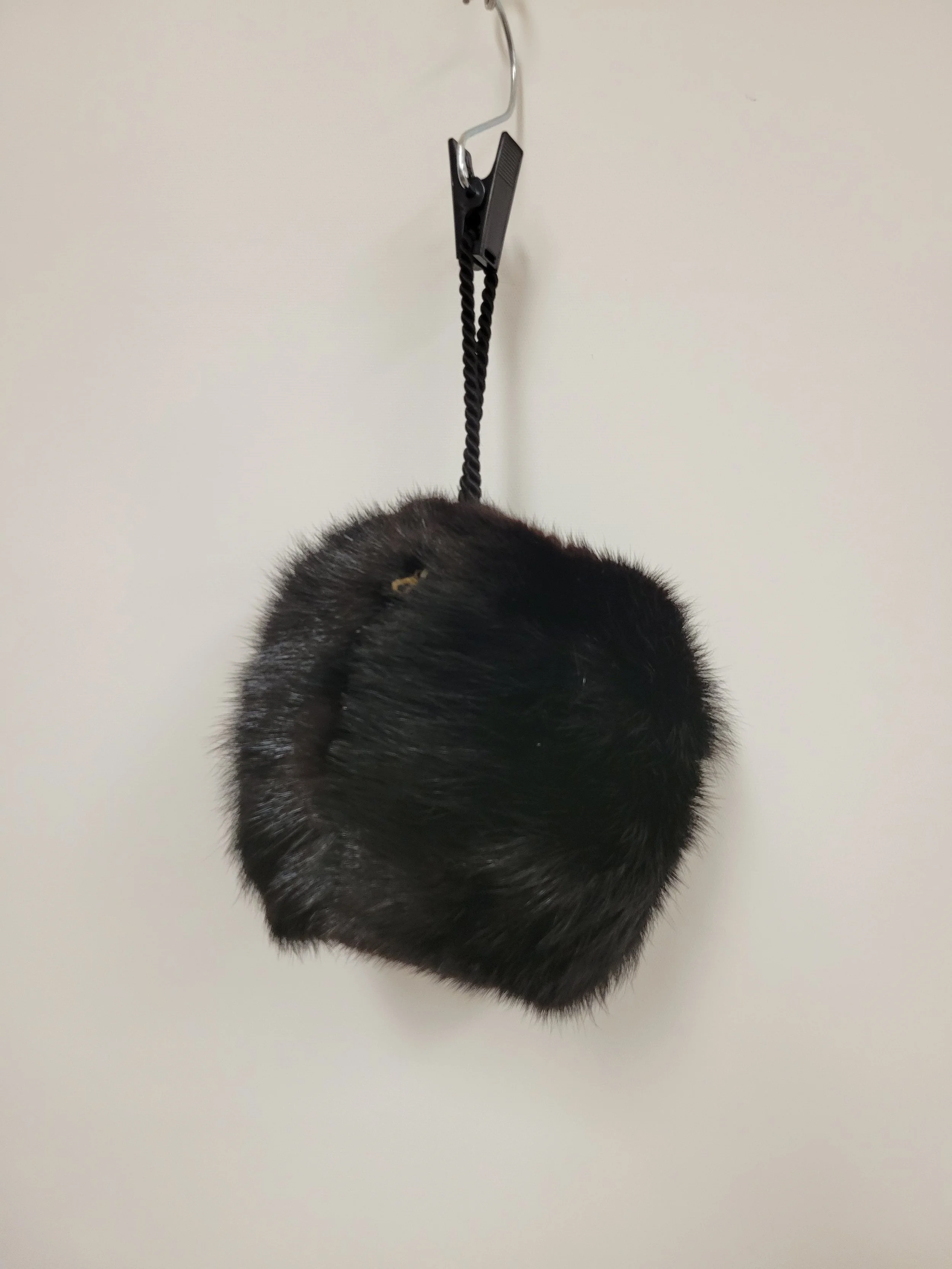 Chauffe-mains/mancheron en vraie fourrure avec petite poche discrète