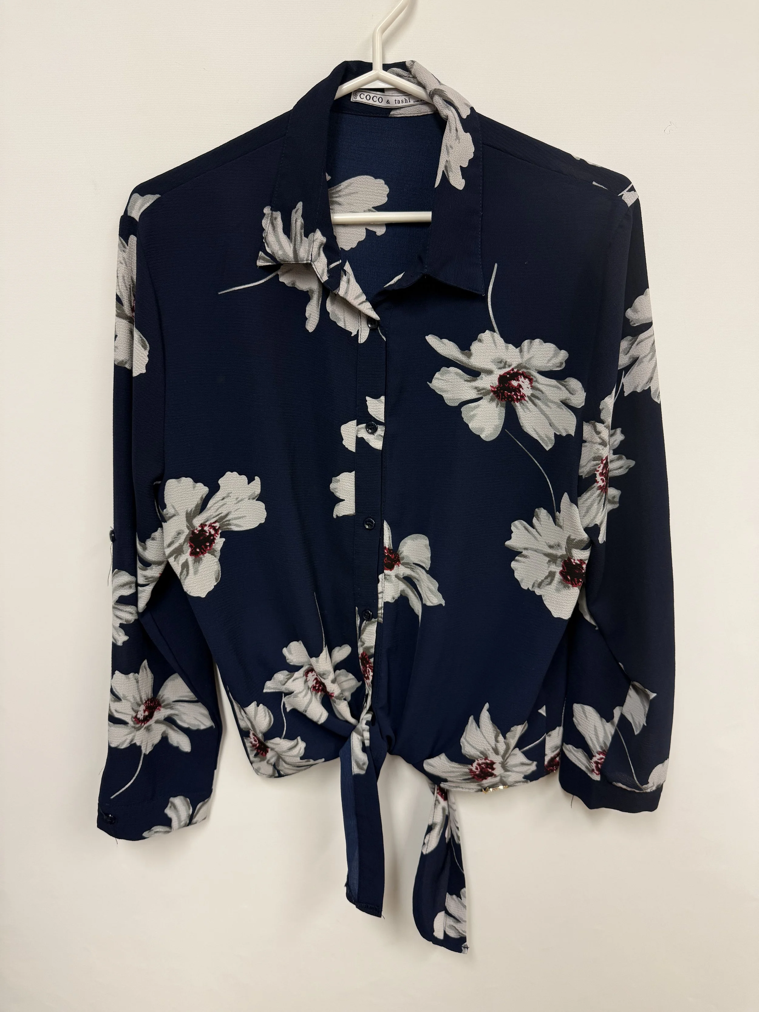 Chemisier léger noué à la taille, bleu marin, motif floral, Coco & tashi, Large