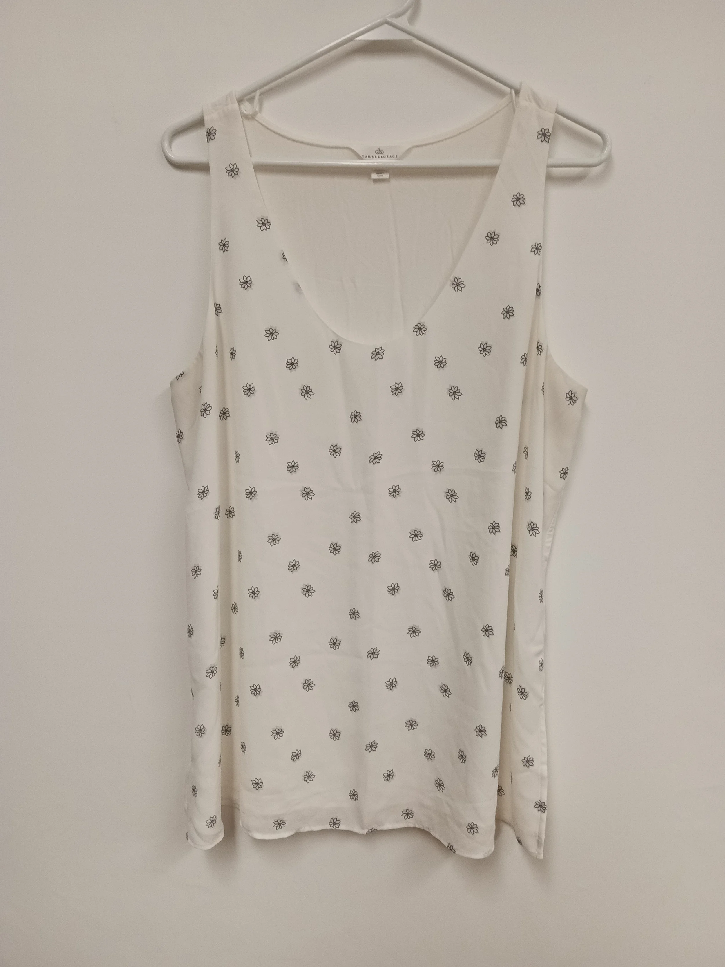 Haut blanc à fleur, Camber et Grace, Taille L