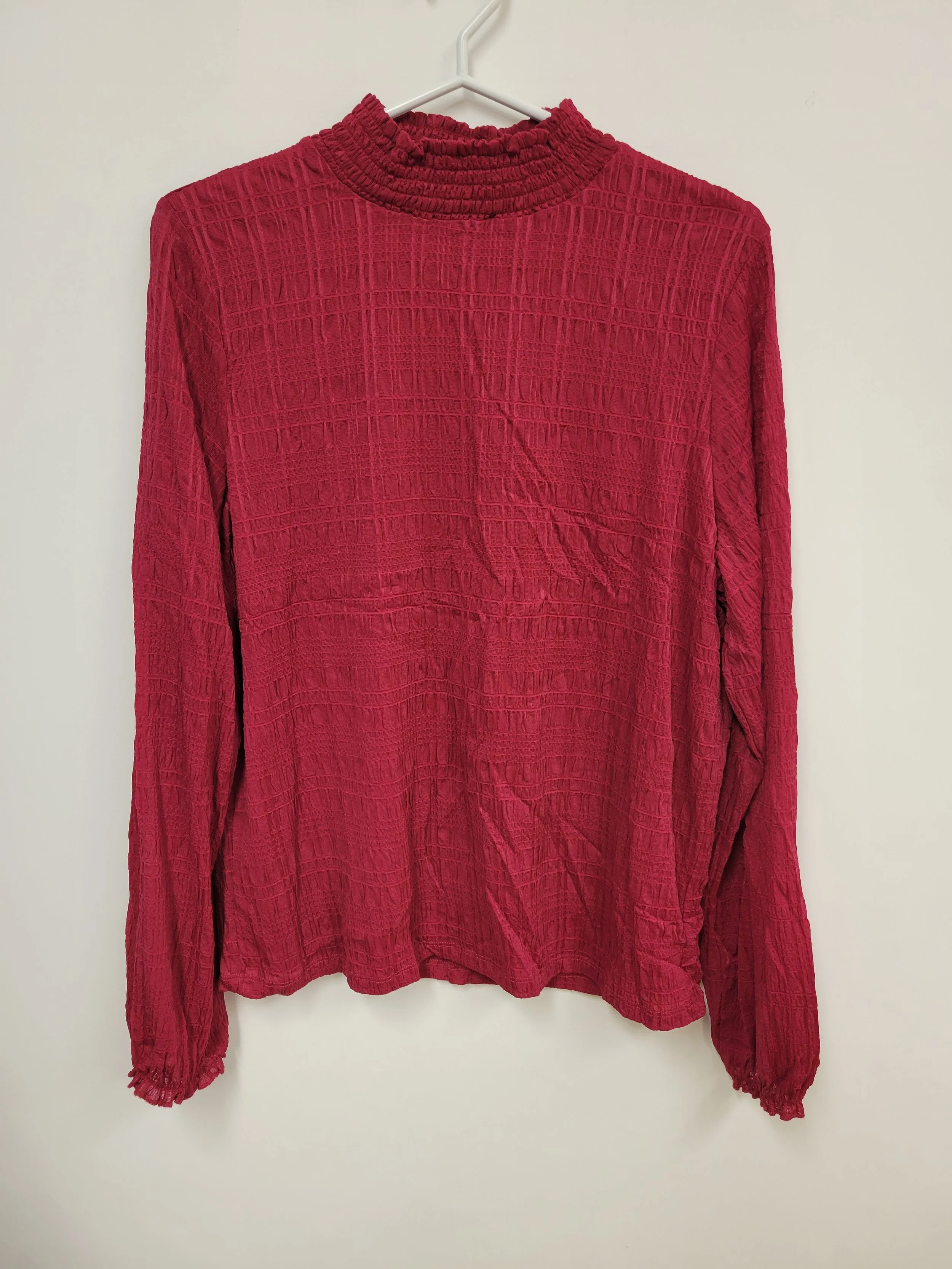 Chandail rouge, tissu élastique, Contemporaine par Simons, Large