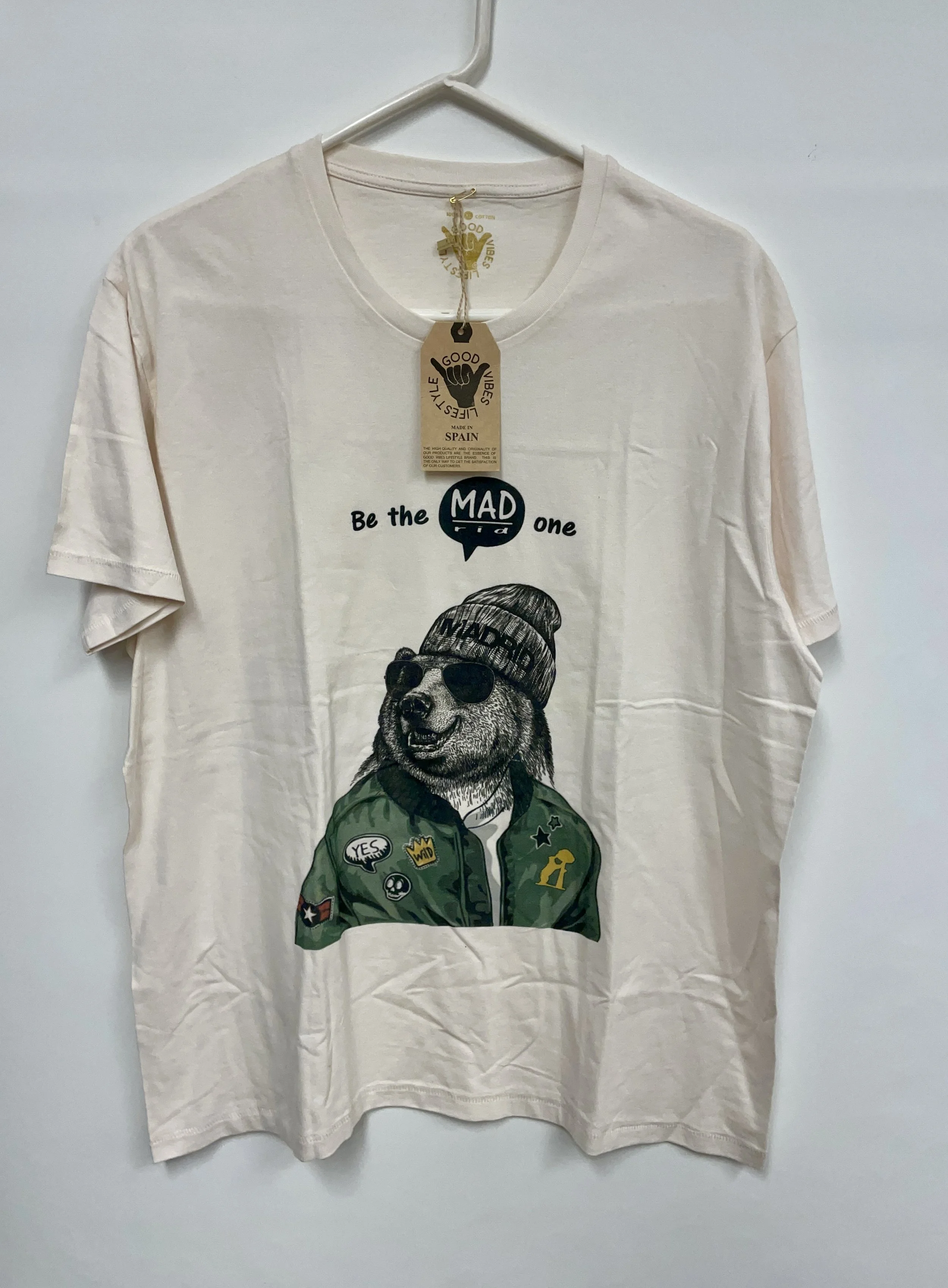 NEUF, t-shirt beige, GOOD VIBES, fait en Espagne, 100% coton, XL.