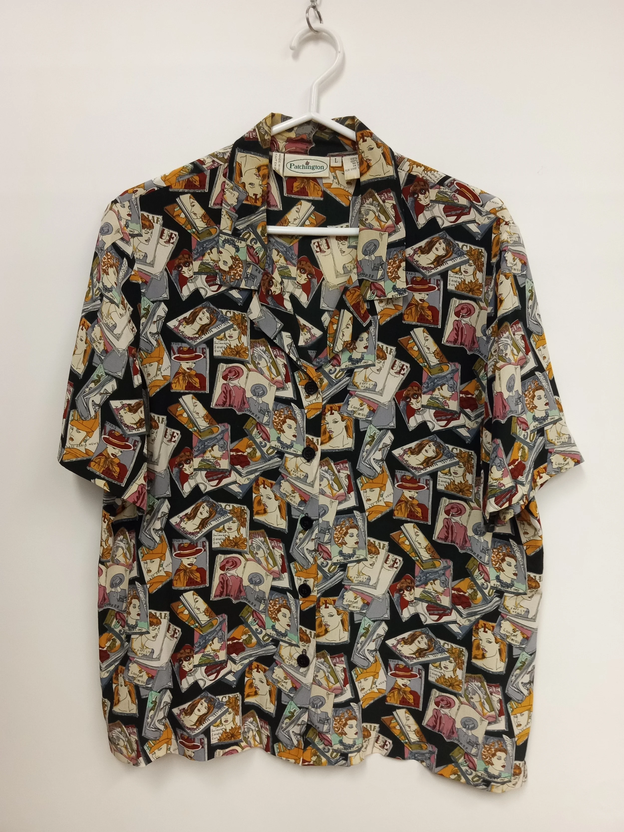 Chemisier manches courtes (100% soie), Motifs de personnages sur fond noir, PATCHINGTON, L