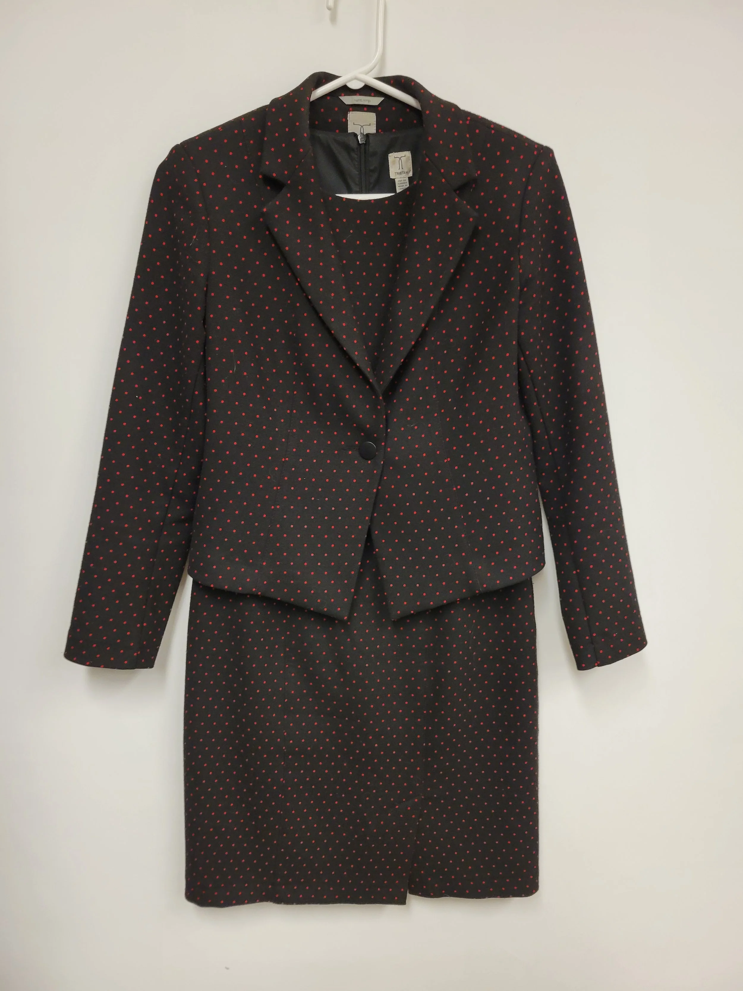 Ensemble robe et vestion noir à pois rouges, Tristan, Robe taille 6, Veston taille 4