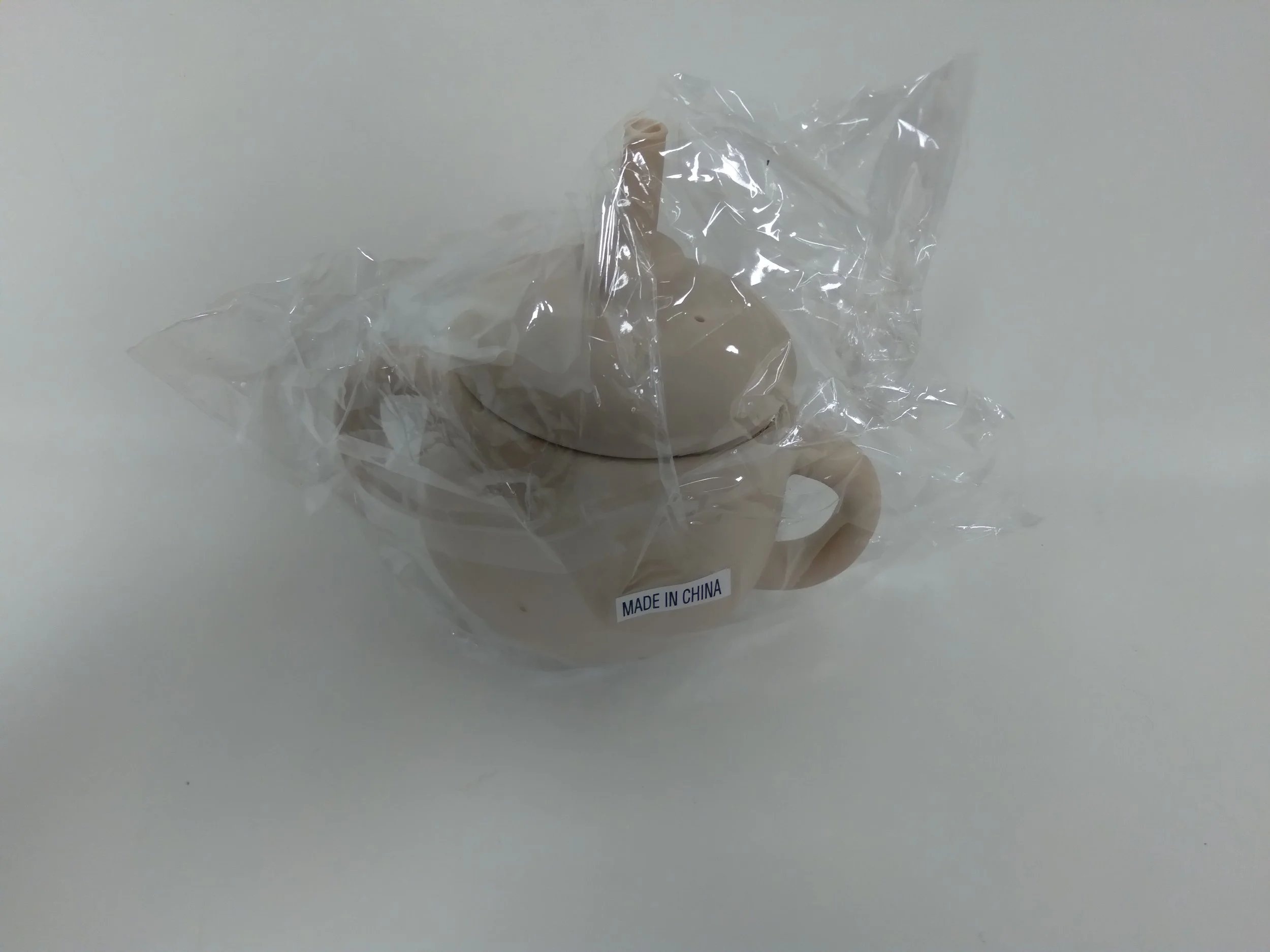 NEUF - verre pour enfant beige (2 disponibles)