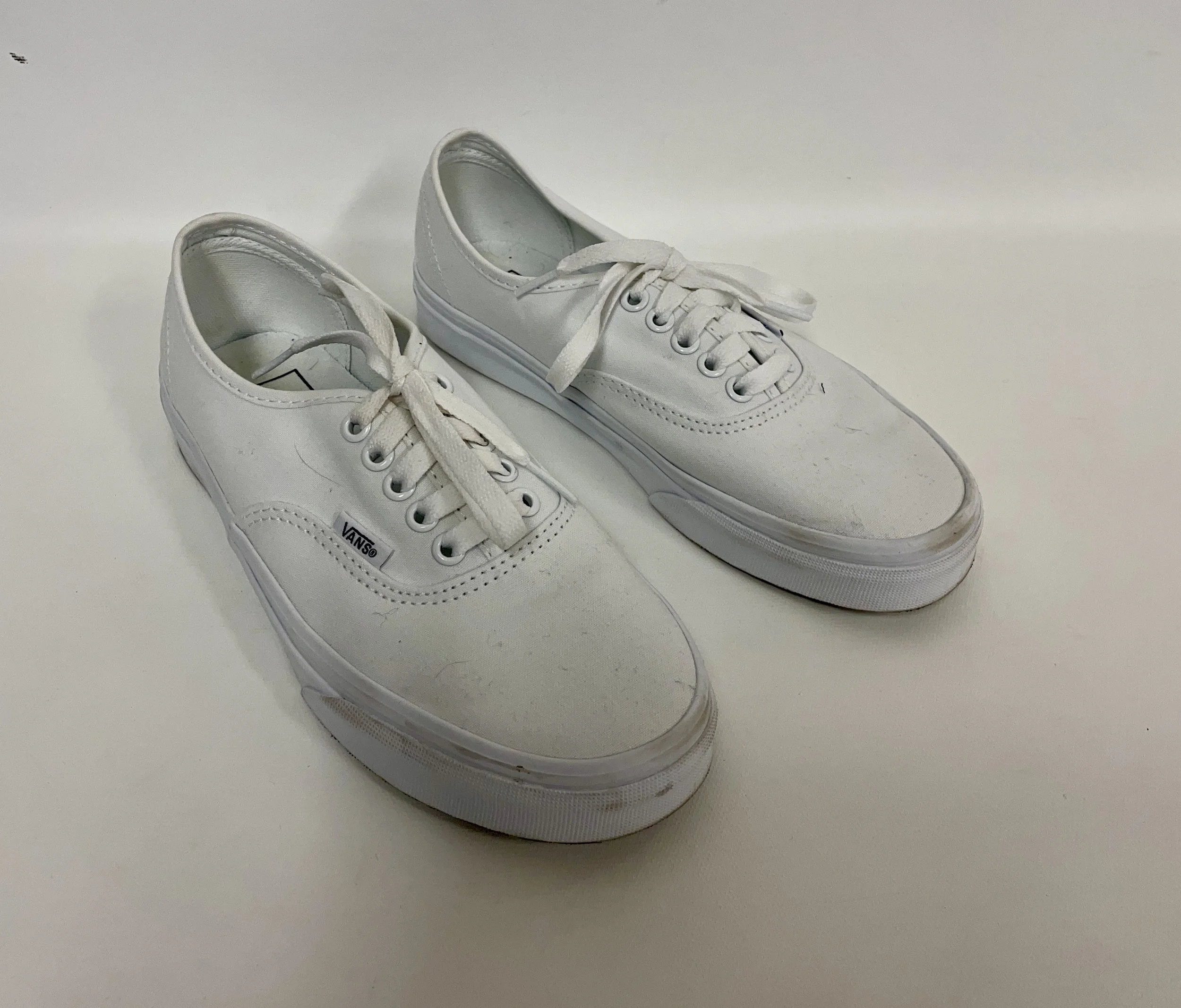 Espadrilles blanches, VANS, un tout petit peu salies, pointure 6,5