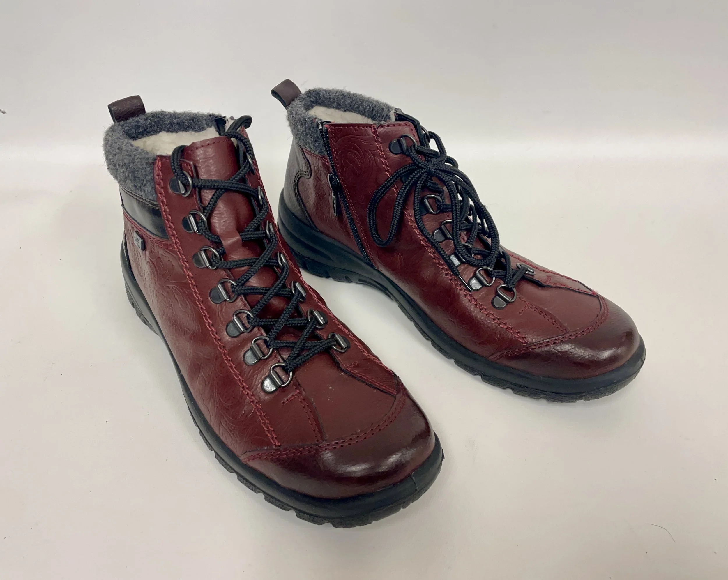 Bottillons en cuir bourgogne, RIEKER, doublées en mouton, 41 (10-10 1/2).