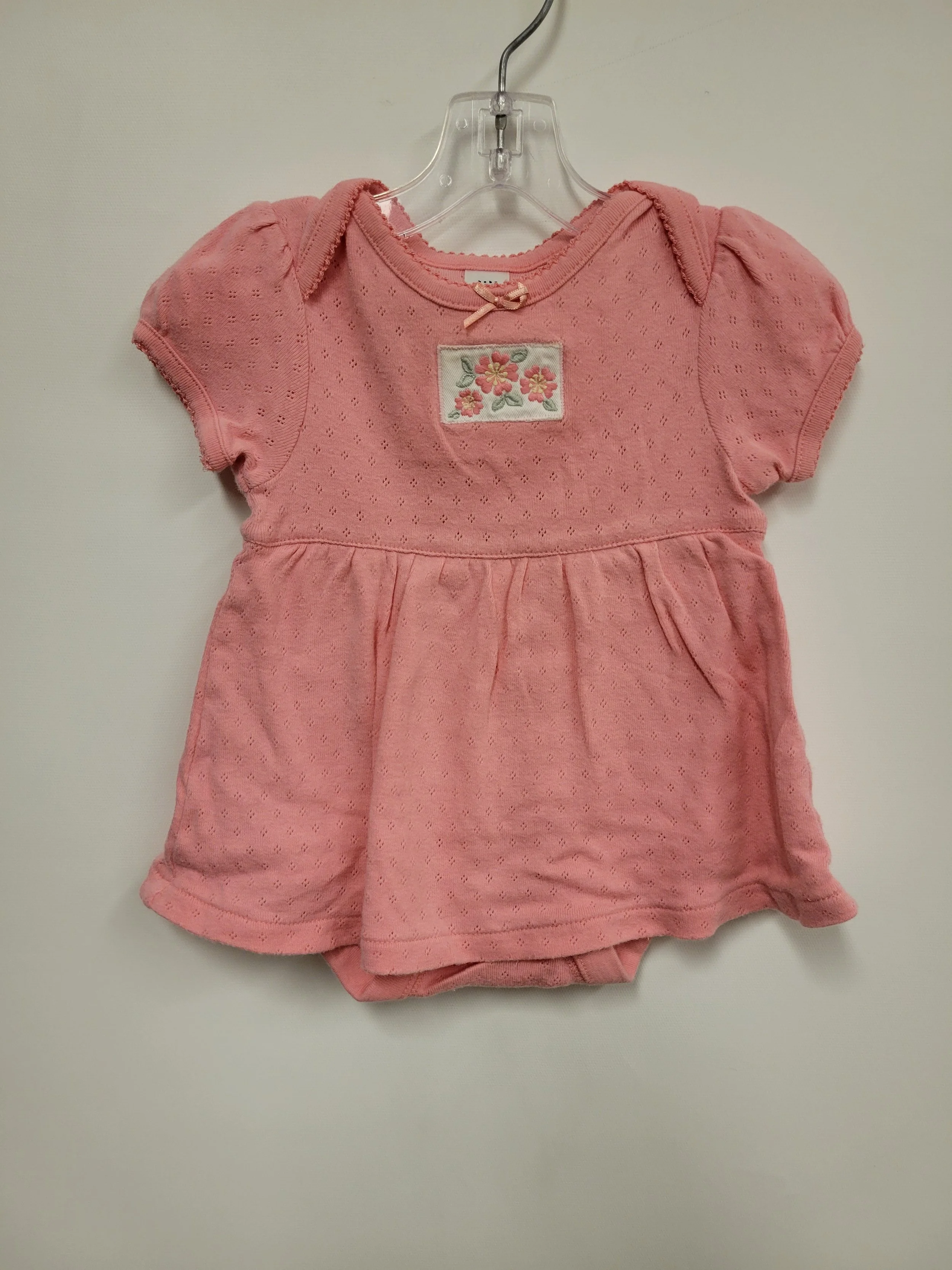 Robe cache-couche rose, Gap, Taille nouveau-né à 3 mois