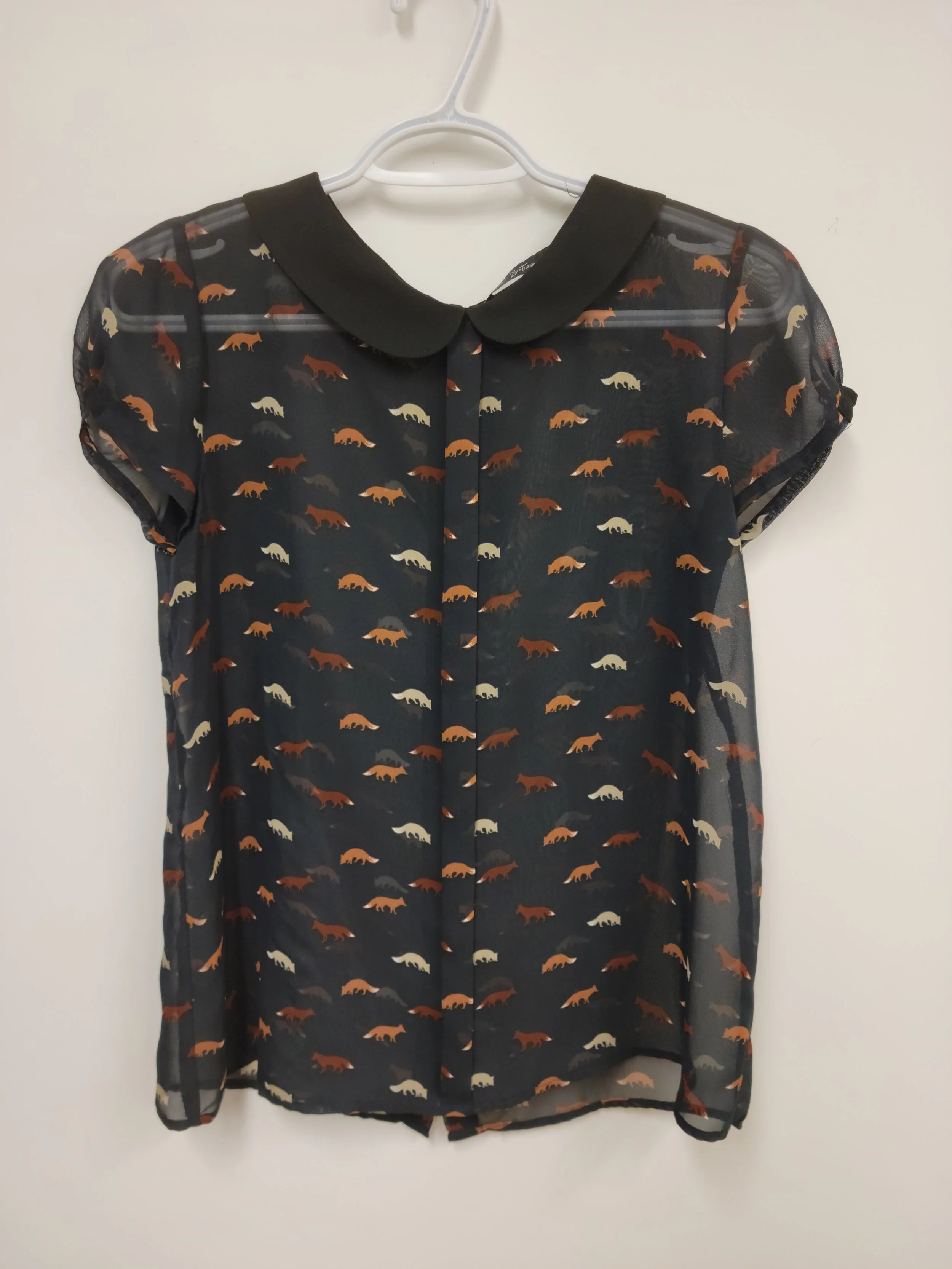 Blouse translucide noir, motif de renard, col écolier, boutonnée au dos sur la longueur, Zara Trafaluc Collection, Small