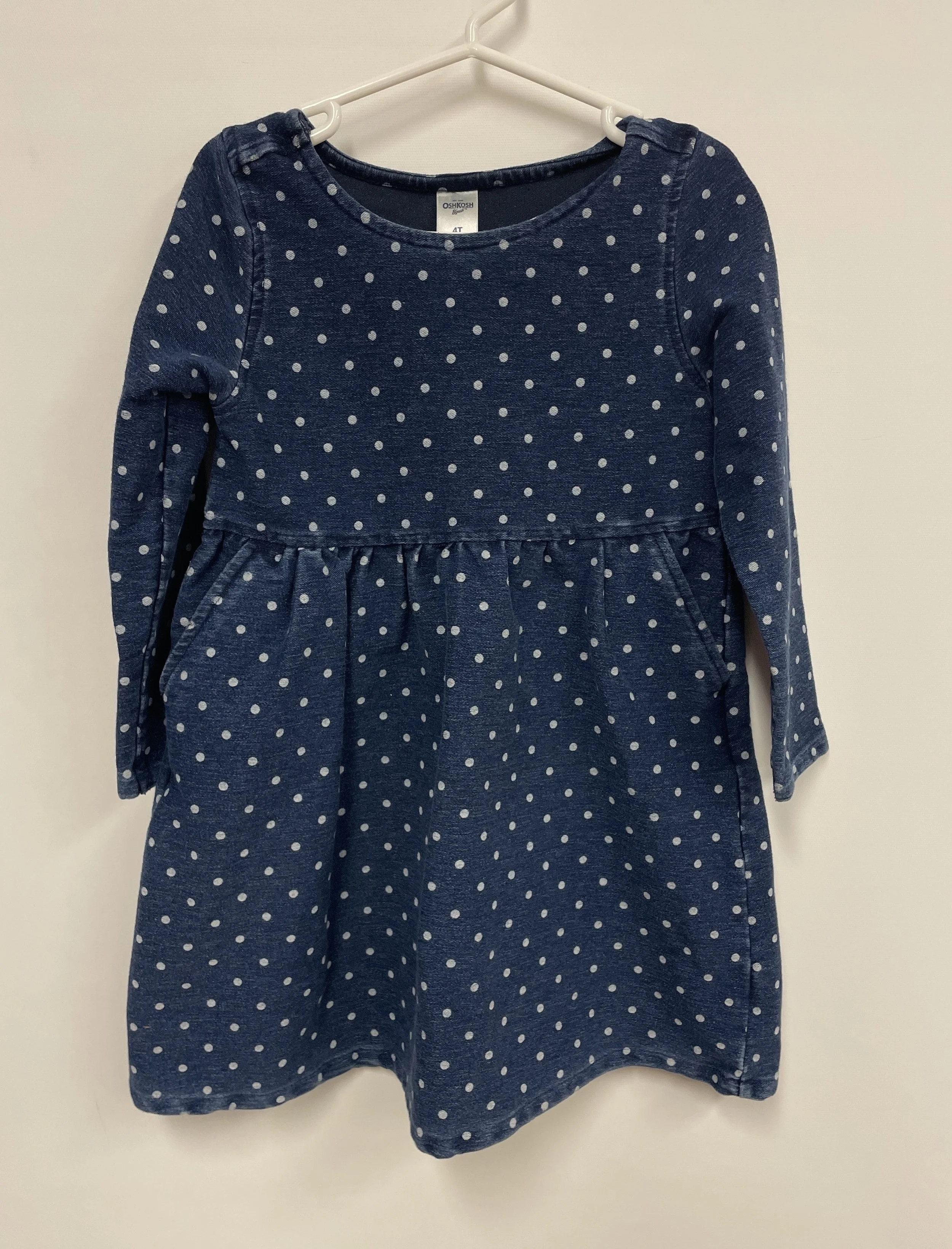 Robe bleue avec pois blancs, OSHKOSH, coton et polyester, 4 ans.