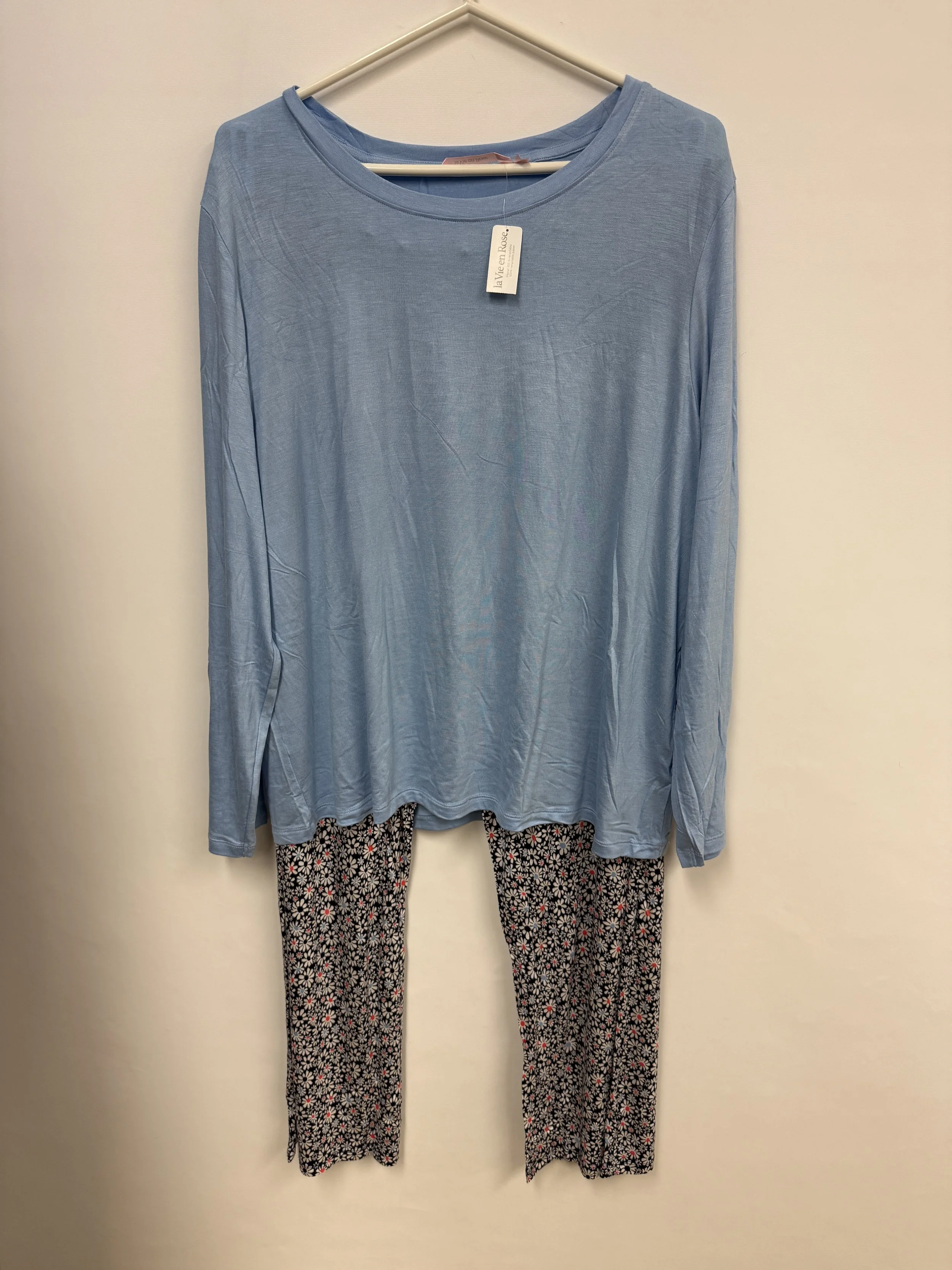 NEUF - Ensemble pyjama bleu, pantalon fleuri, La Vie en Rose, XL