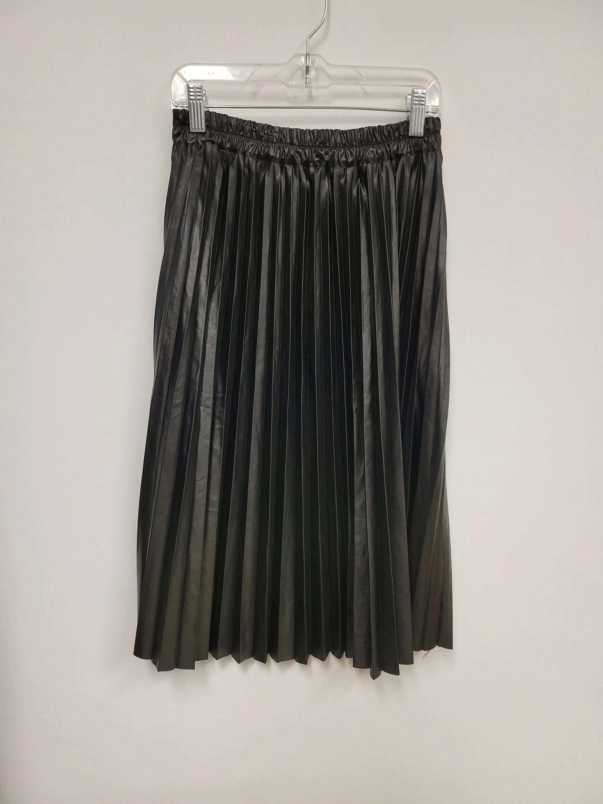 Jupe noir lustré, plissée, mi-longue, Modas Family, S