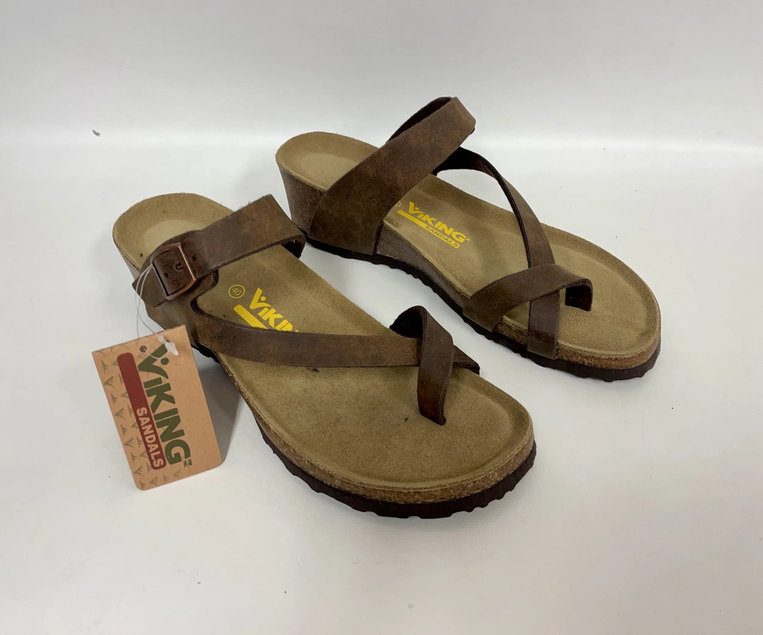 NEUF, sandales en liège beige, VIKING, valeur 65$, pointure 40 (7).