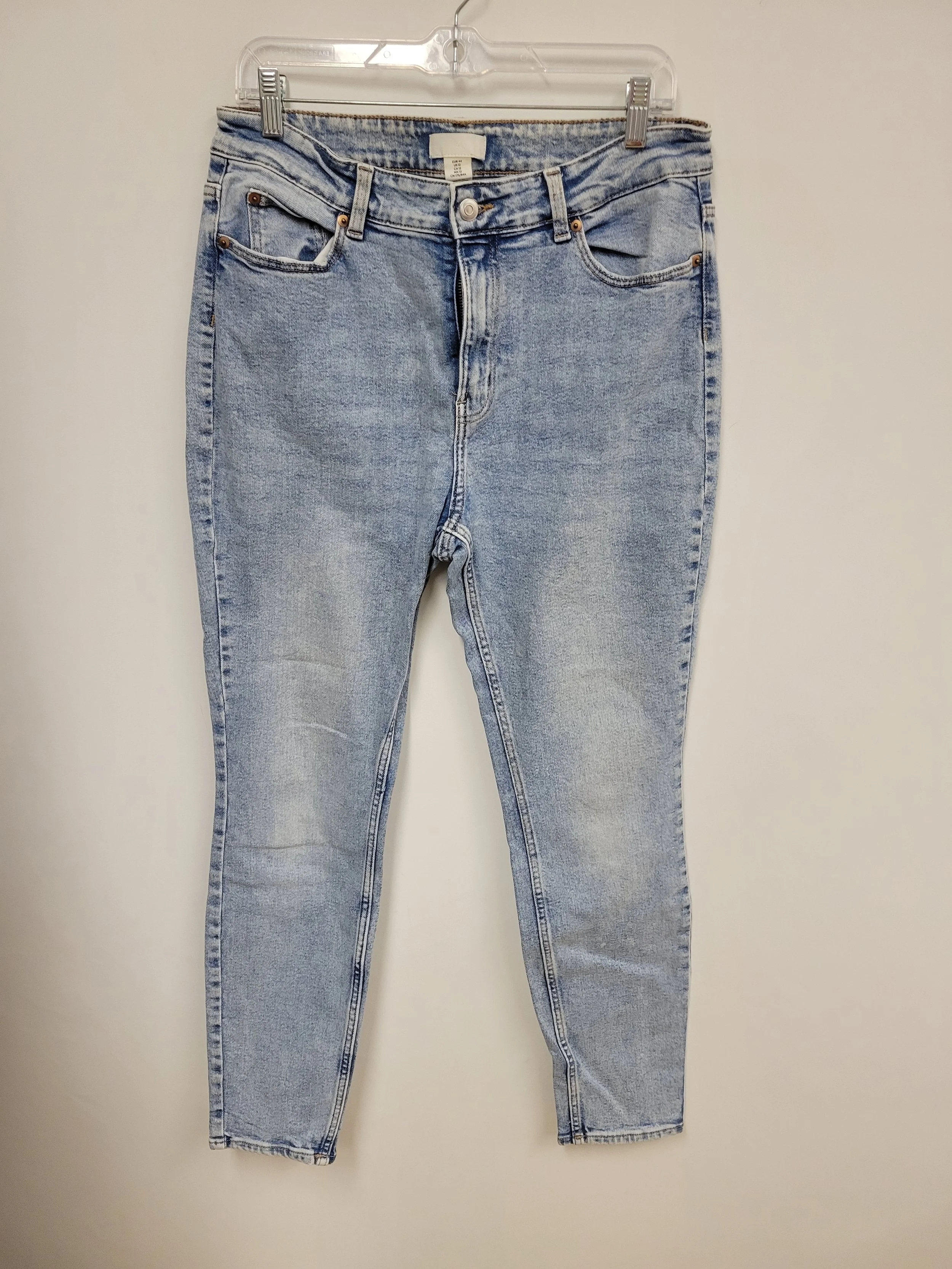 Jeans bleu pâle délavé, coupe ajustée, H&M, taille 12