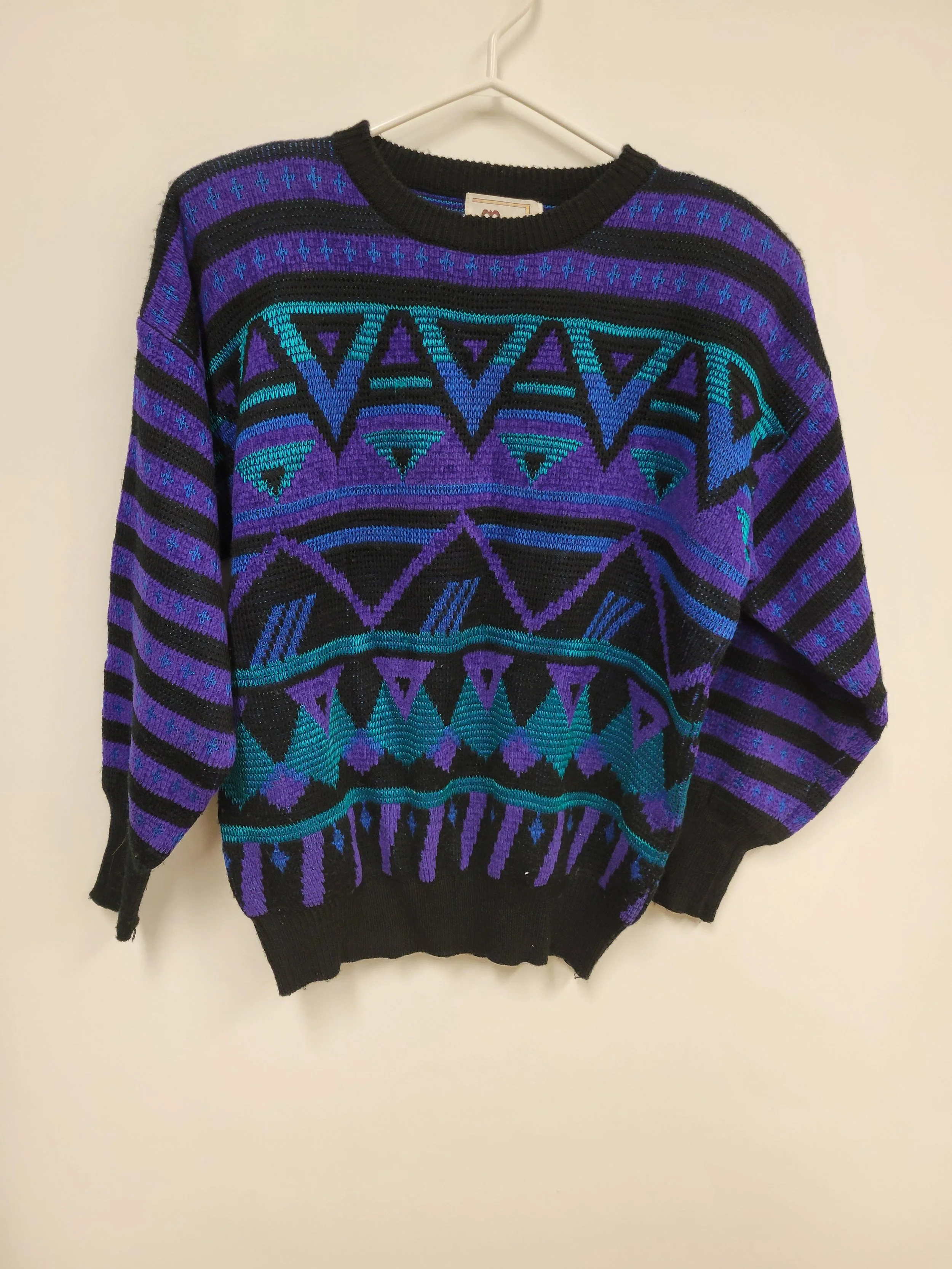 Tricot noir motif mauve et turquoise, Marella, L