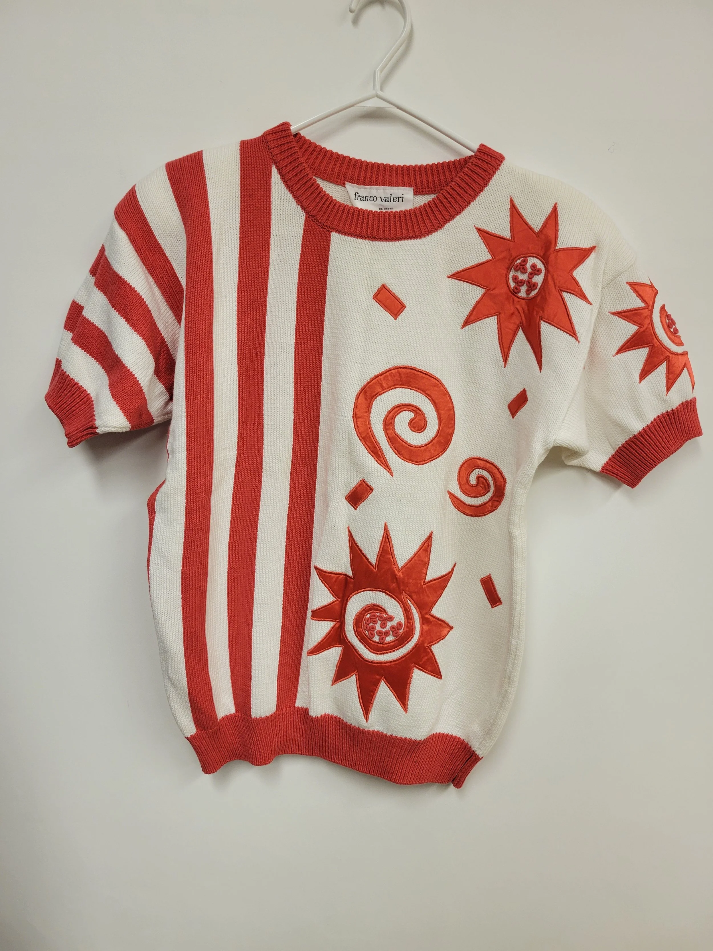 Tricot blanc et rose foncé motif soleile et spirales, 100% coton, Franco Valeri, M