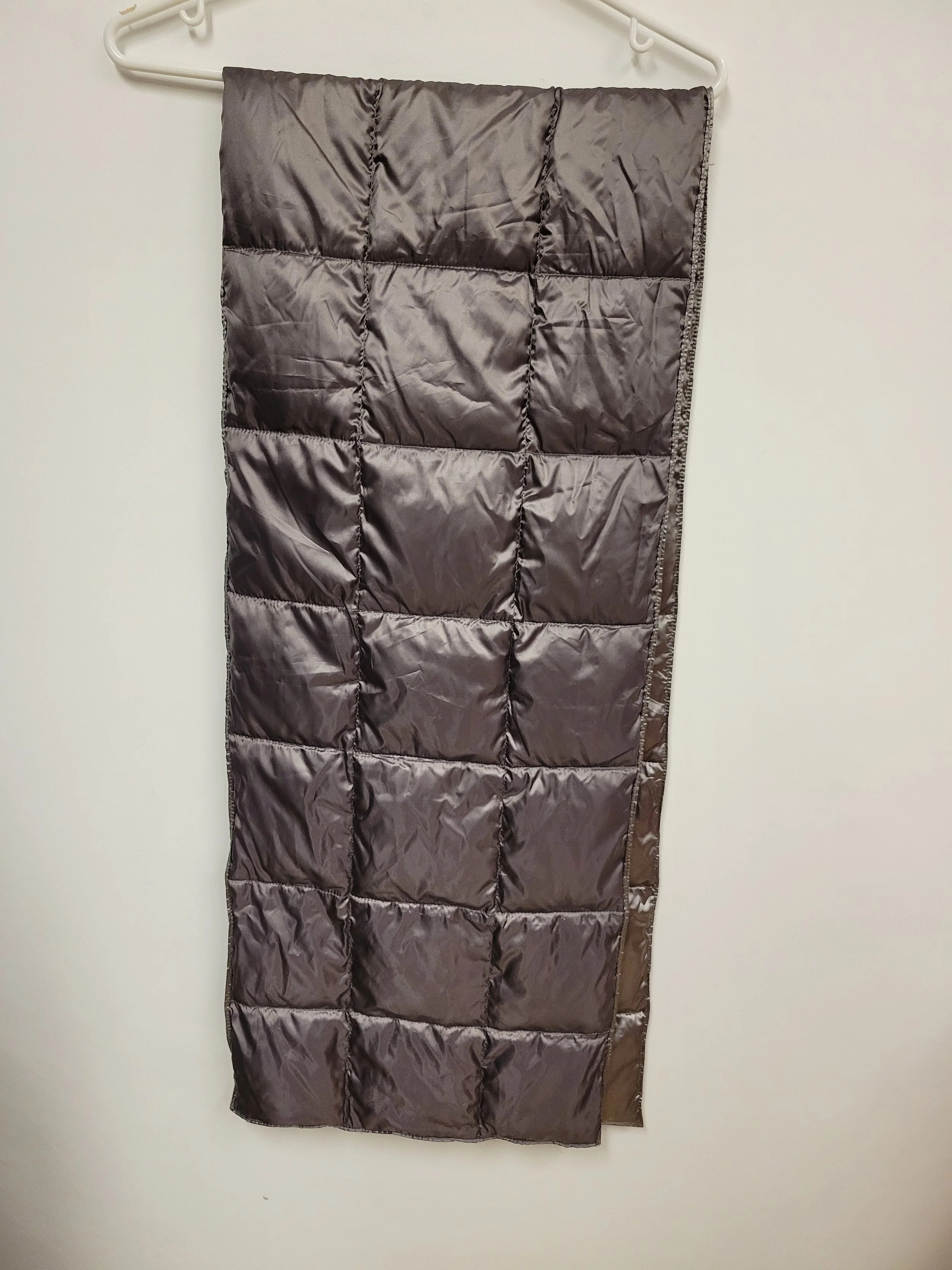 Foulard matelassé gris foncé