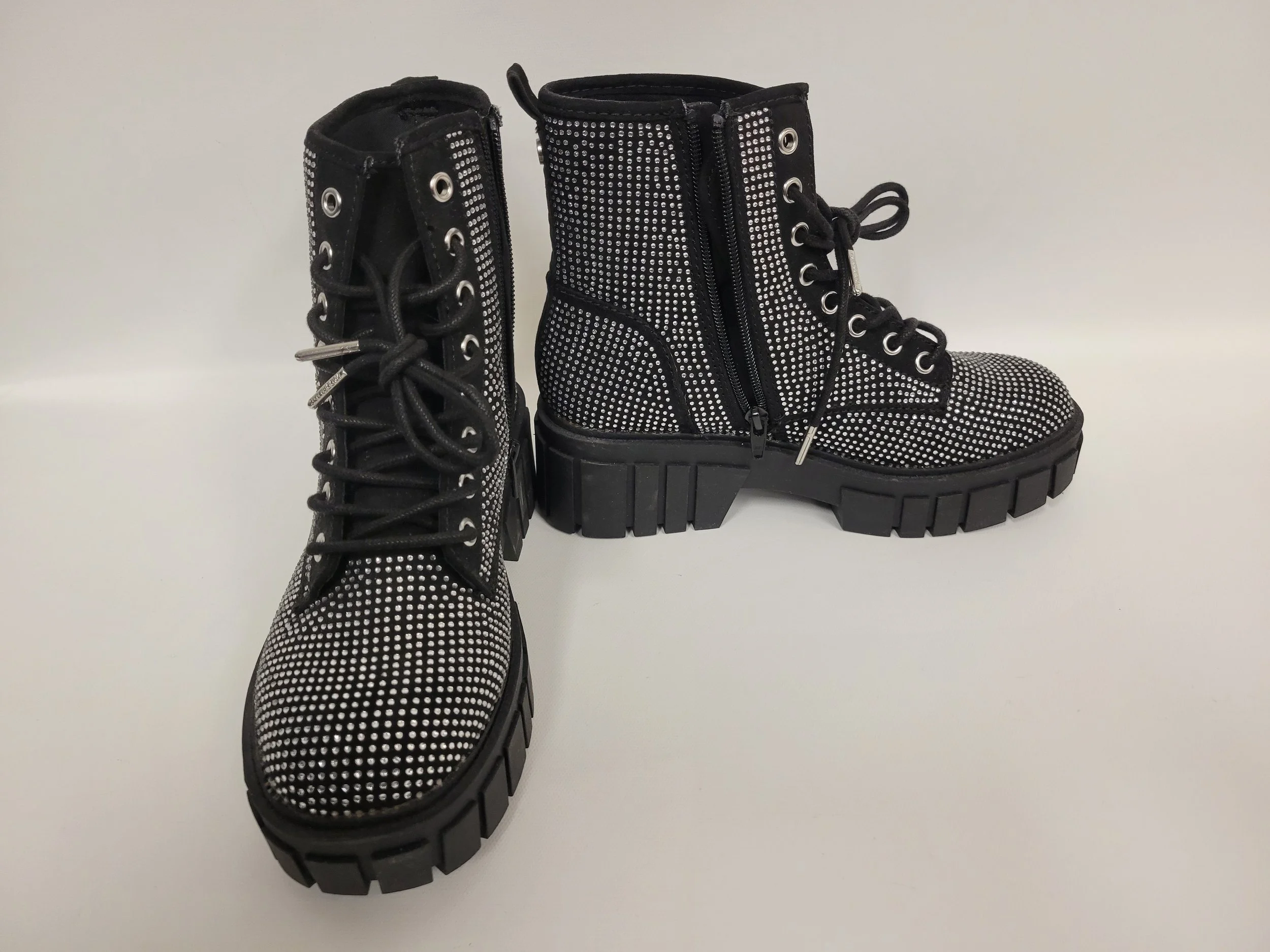 Bottillons noirs avec brillants, NEUFS, Madden NYC, grandeur 7