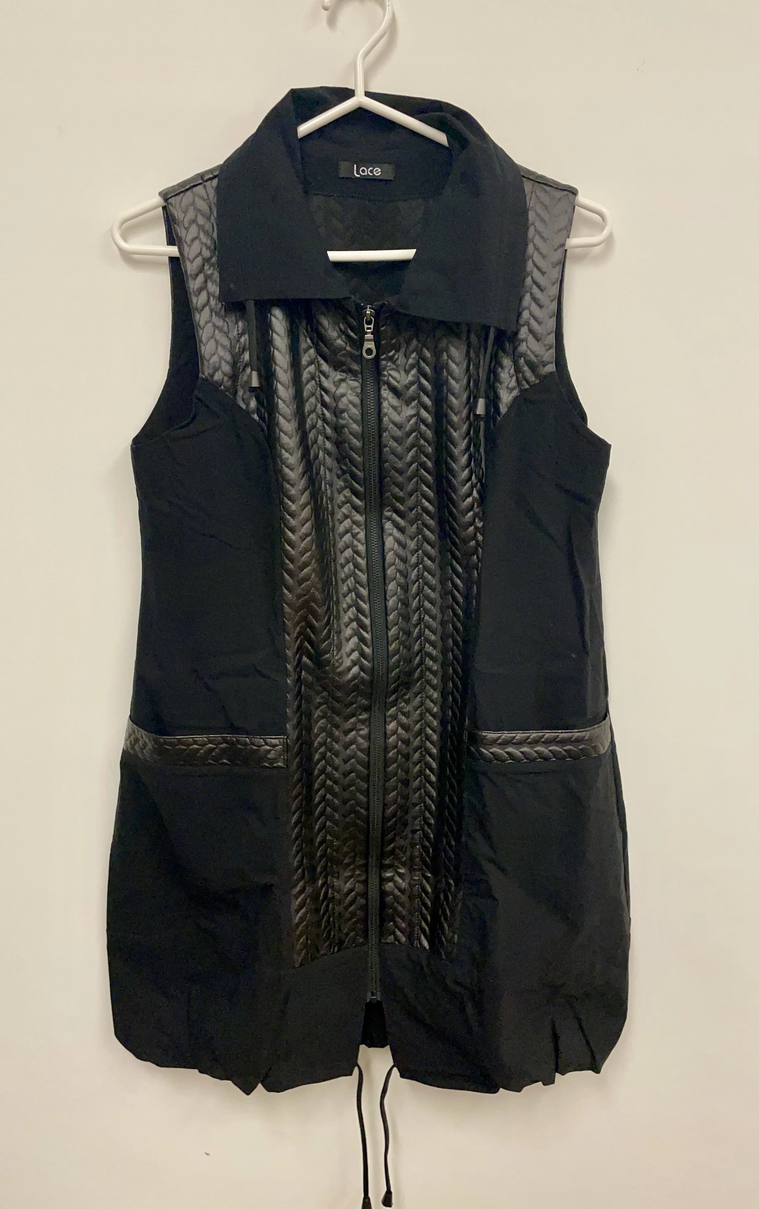 Veste 3/4 noire sans manches, LACE, comme neuve, taille L.