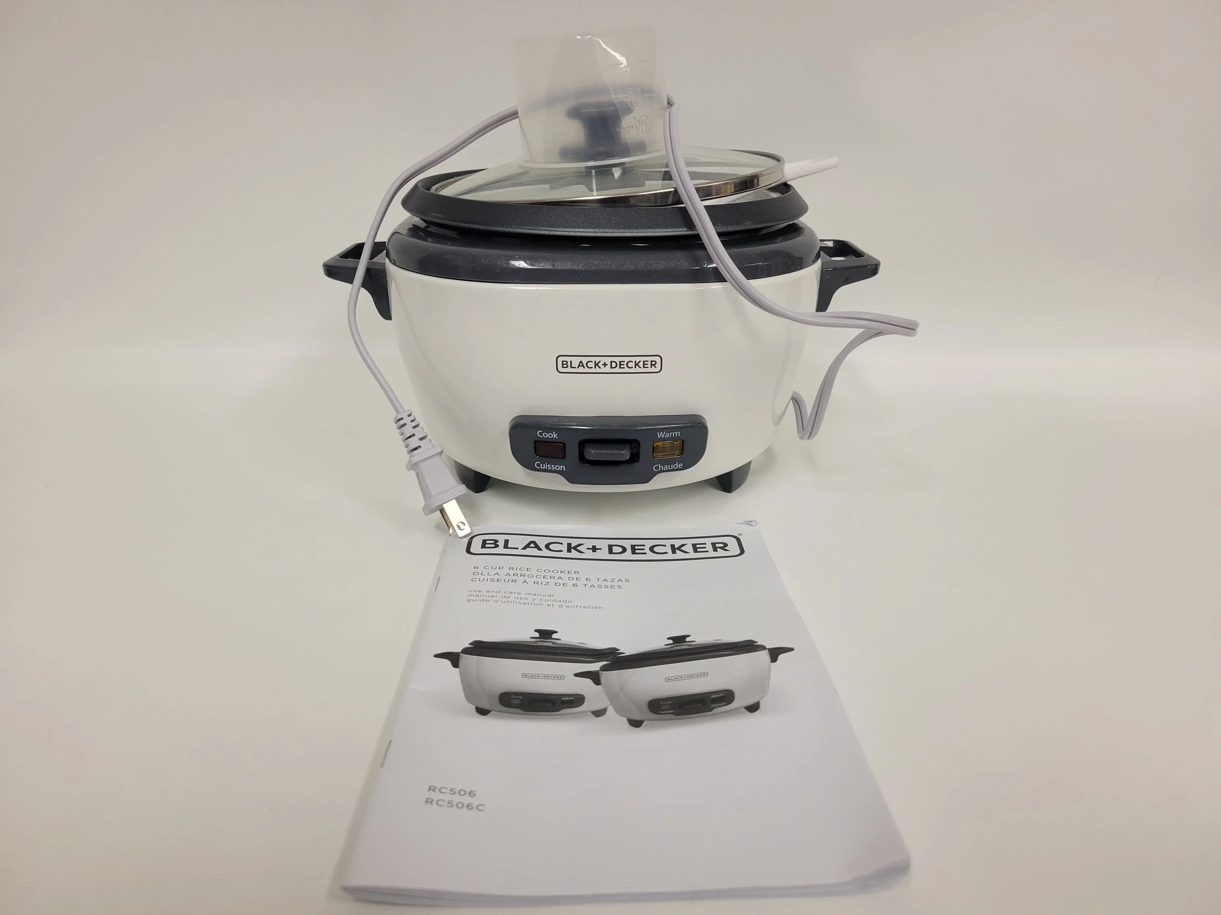 cuiseur à riz 6 tasses avec accessoires, black and decker