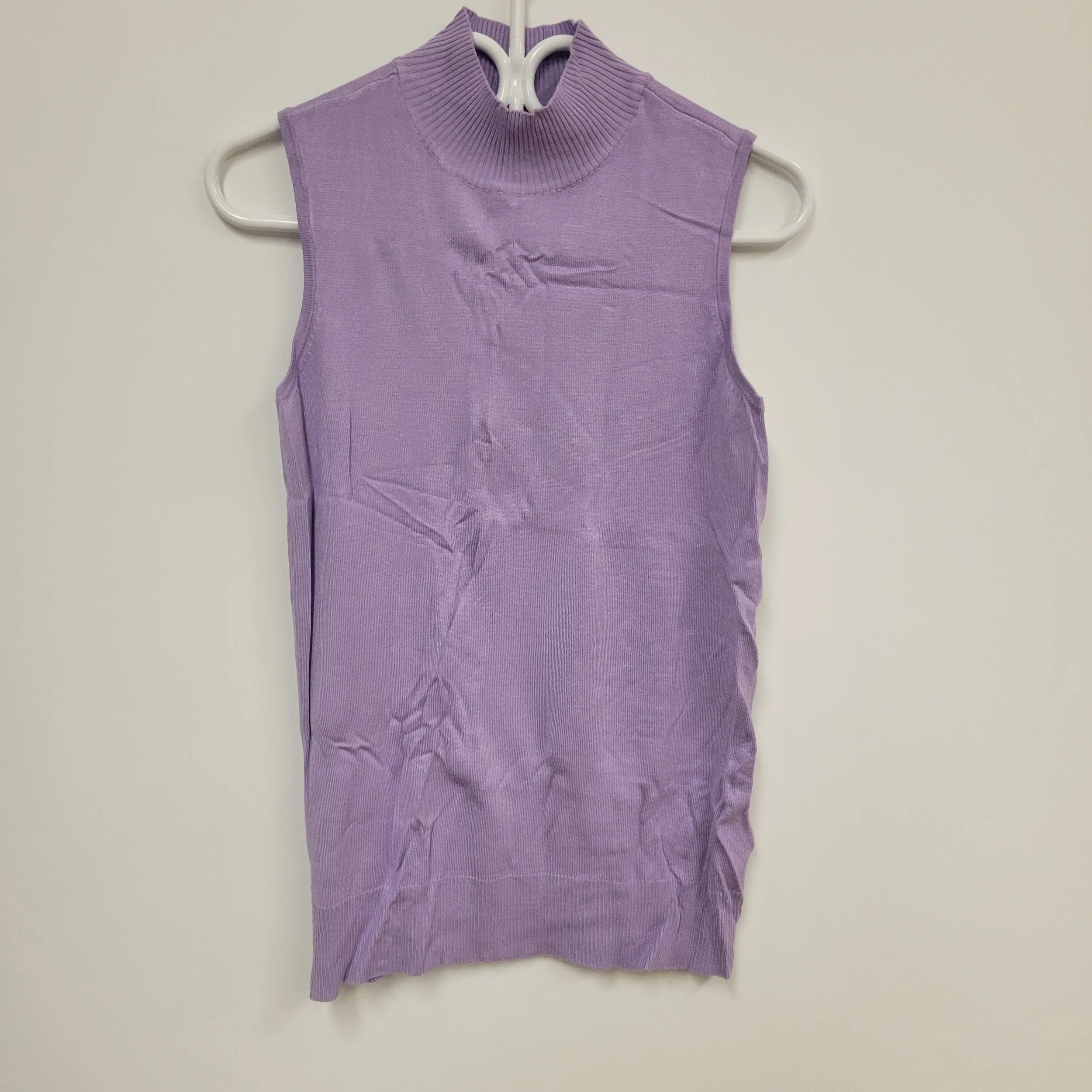chandail col roulé mauve pâle, taille M