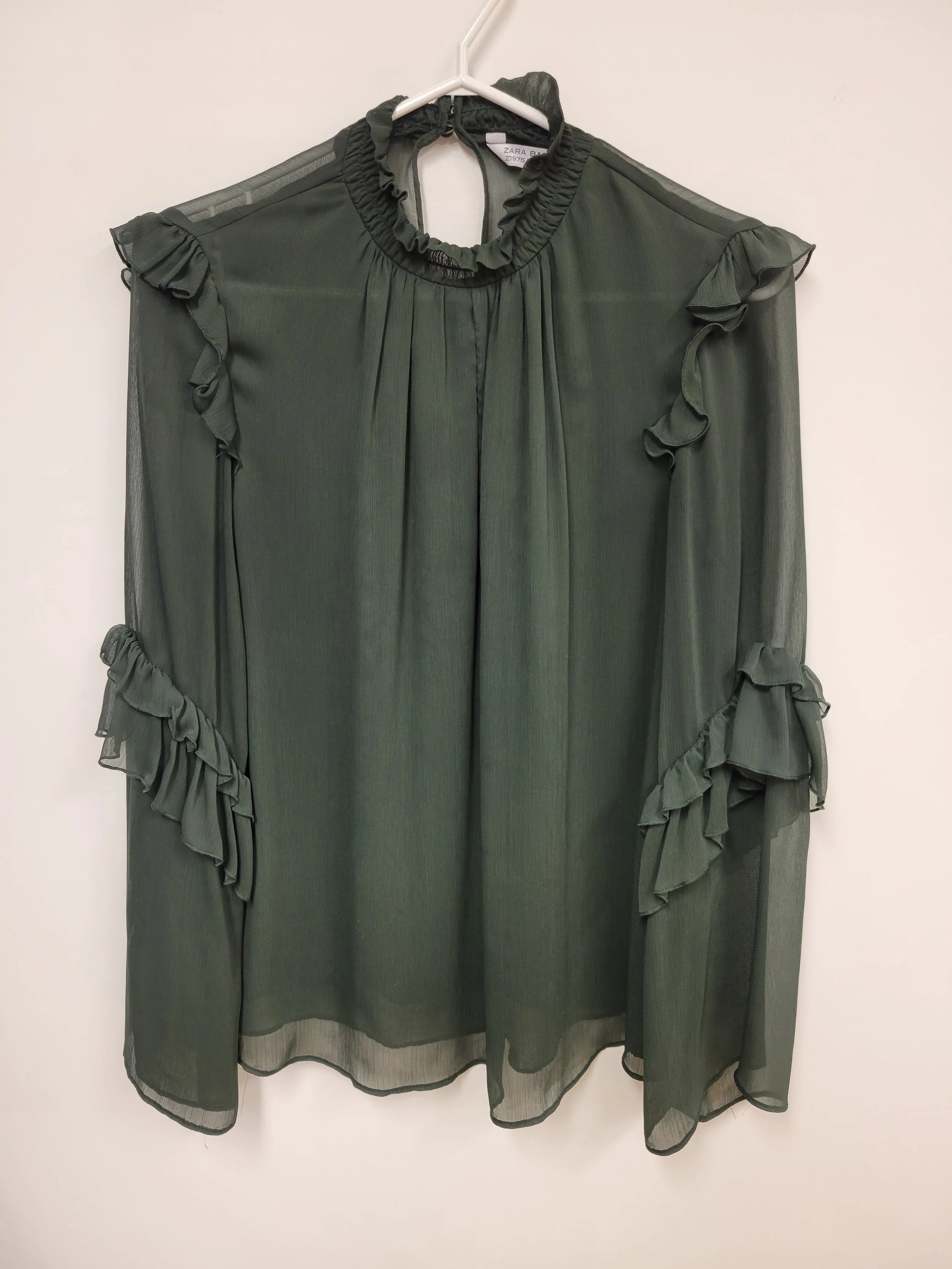Blouse translucide verte, col froufrou, Zara, Medium