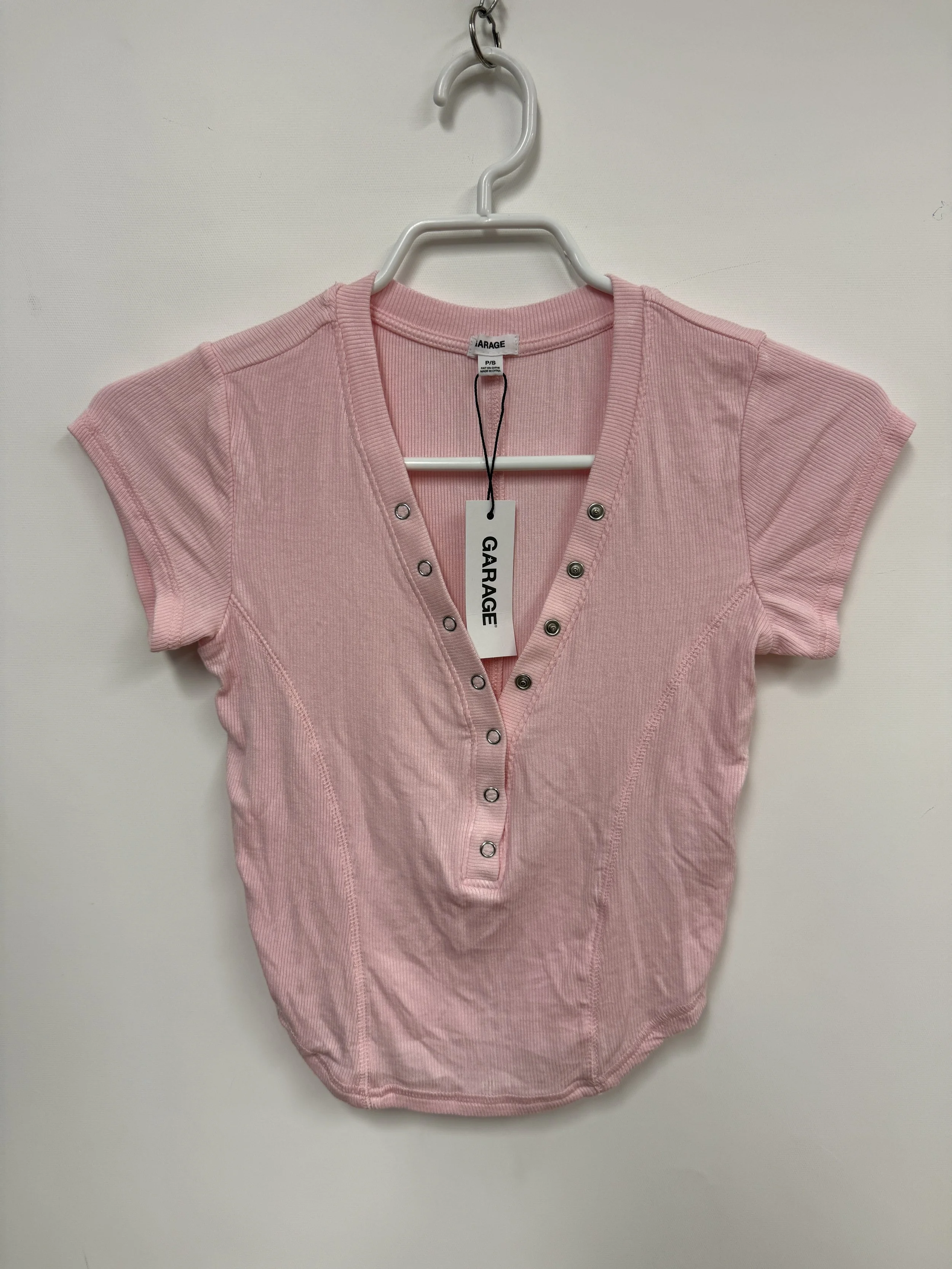 NEUF - T-shirt court, rose pâle, Garage, Small